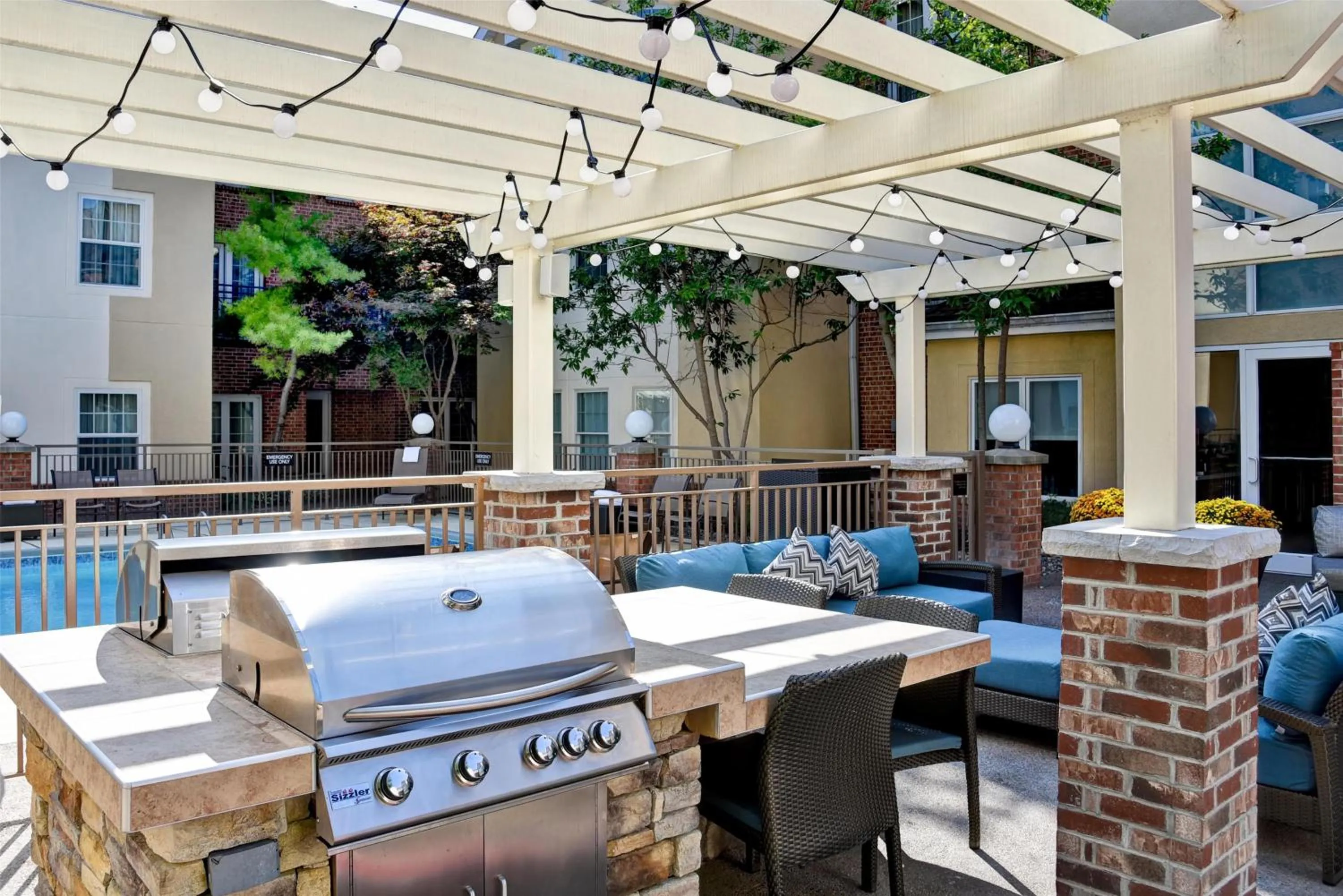 Patio in Homewood Suites by Hilton Kansas City Airport