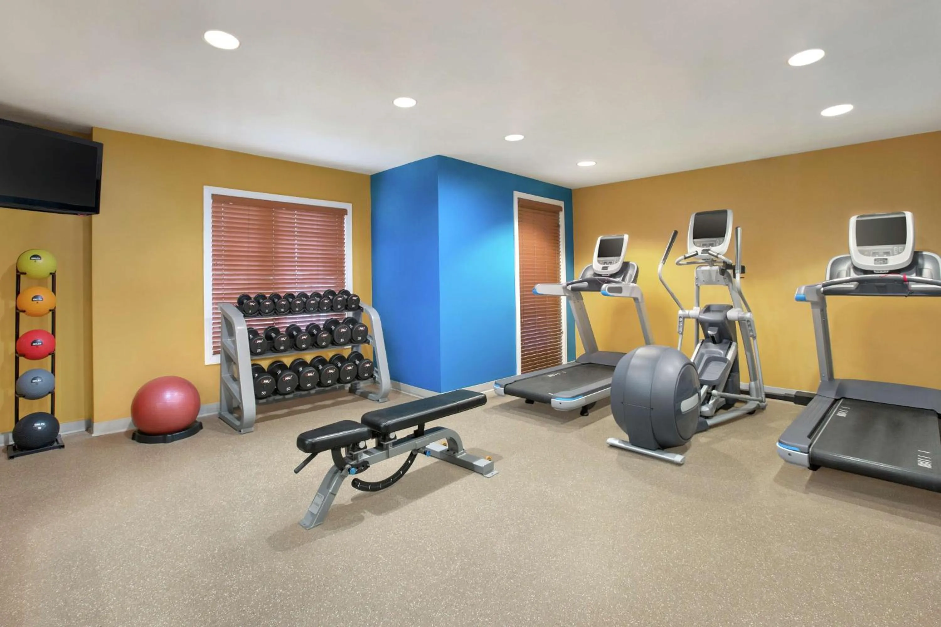 Fitness centre/facilities in Homewood Suites by Hilton Kansas City Airport