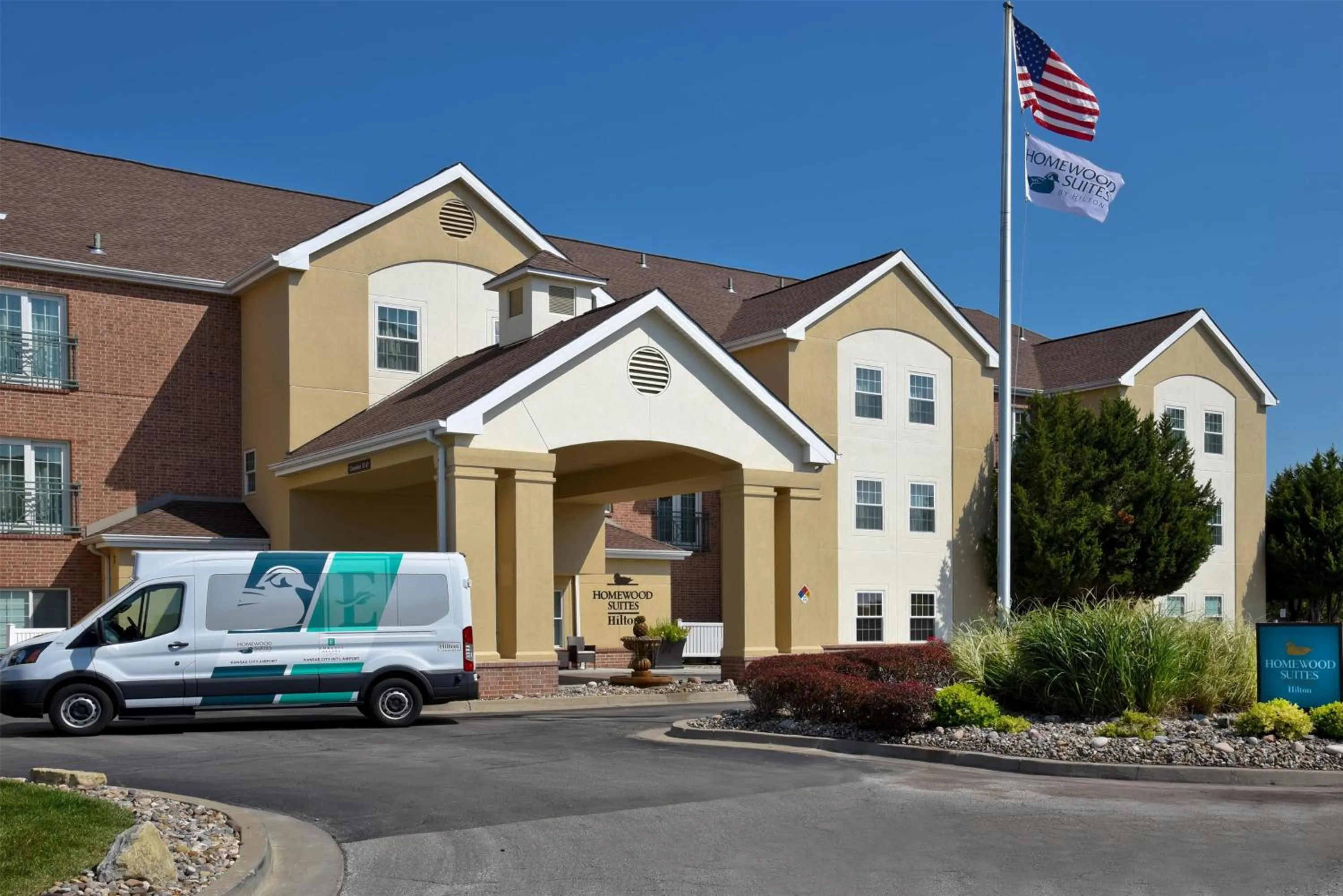 Property building in Homewood Suites by Hilton Kansas City Airport