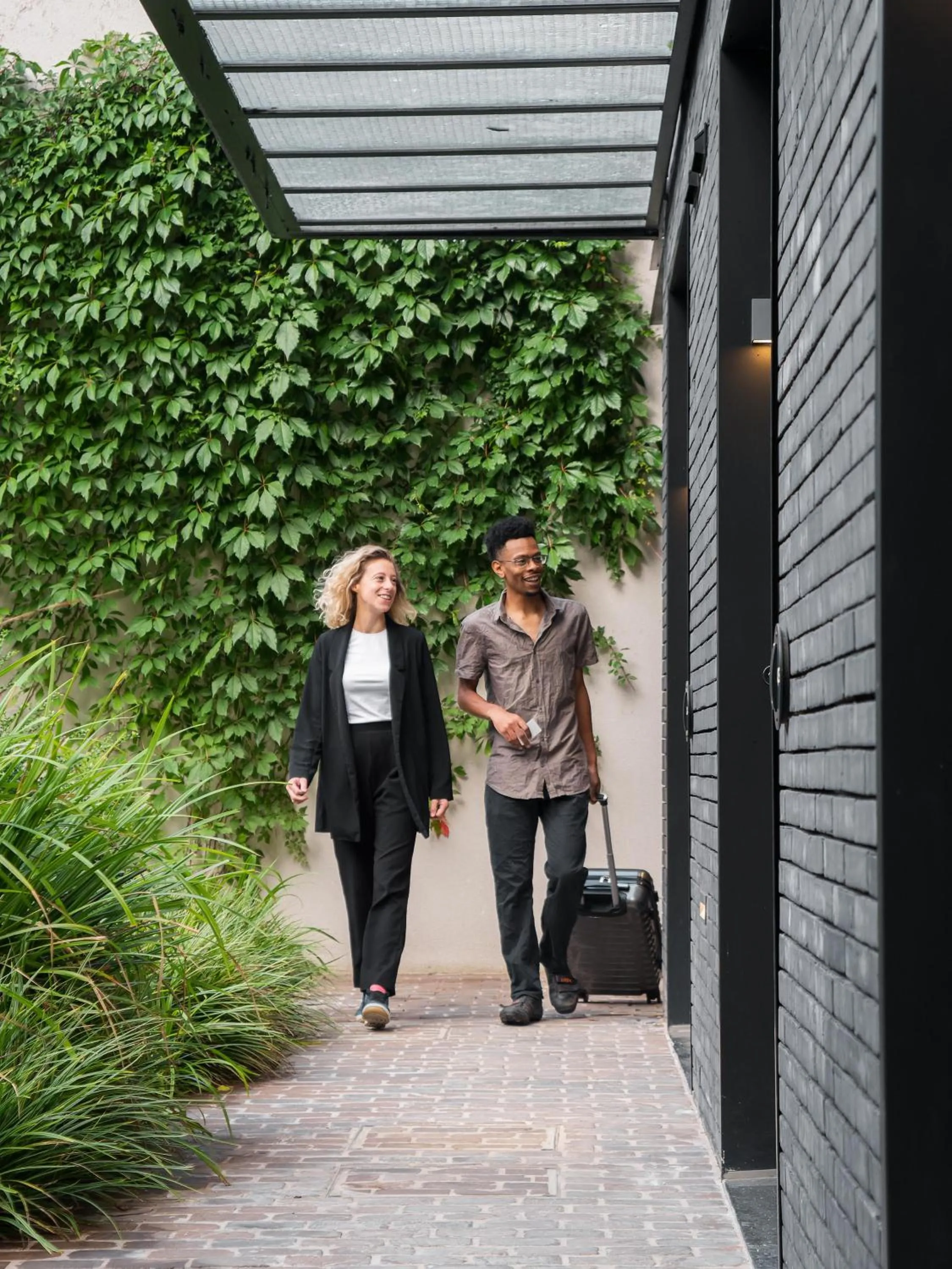 Day in Deskopolitan House