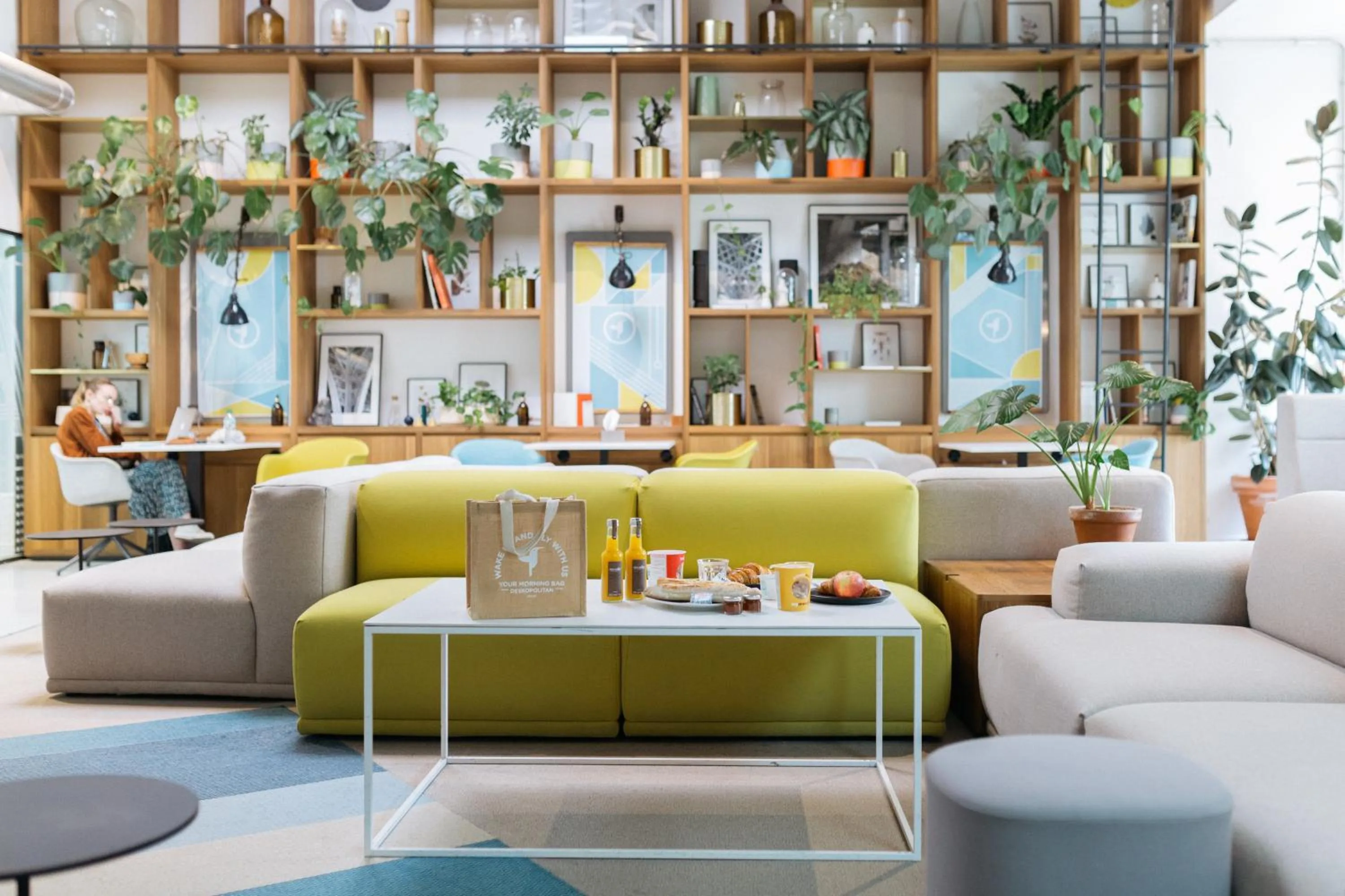 Breakfast in Deskopolitan House