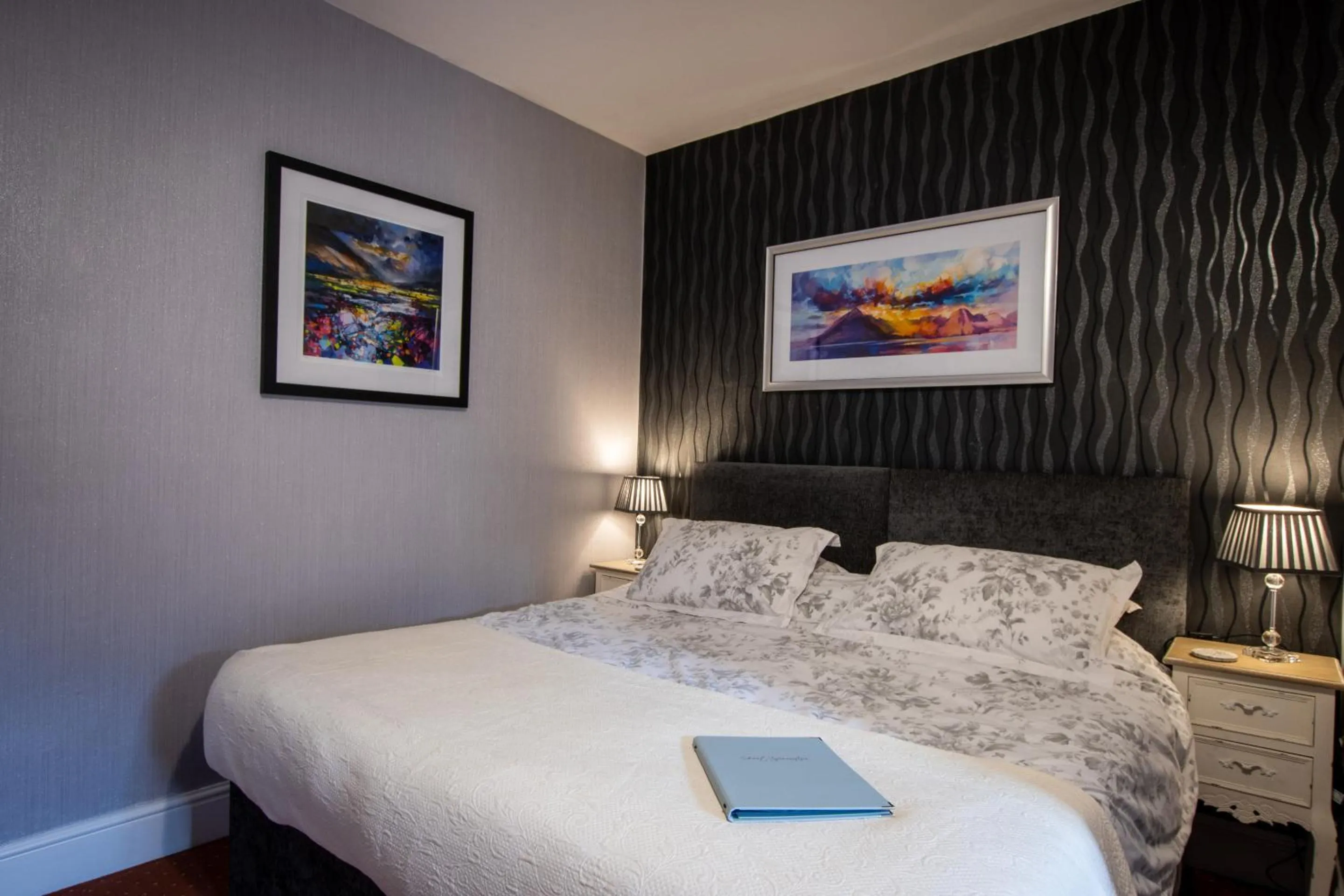 Bedroom, Bed in The Howard Arms