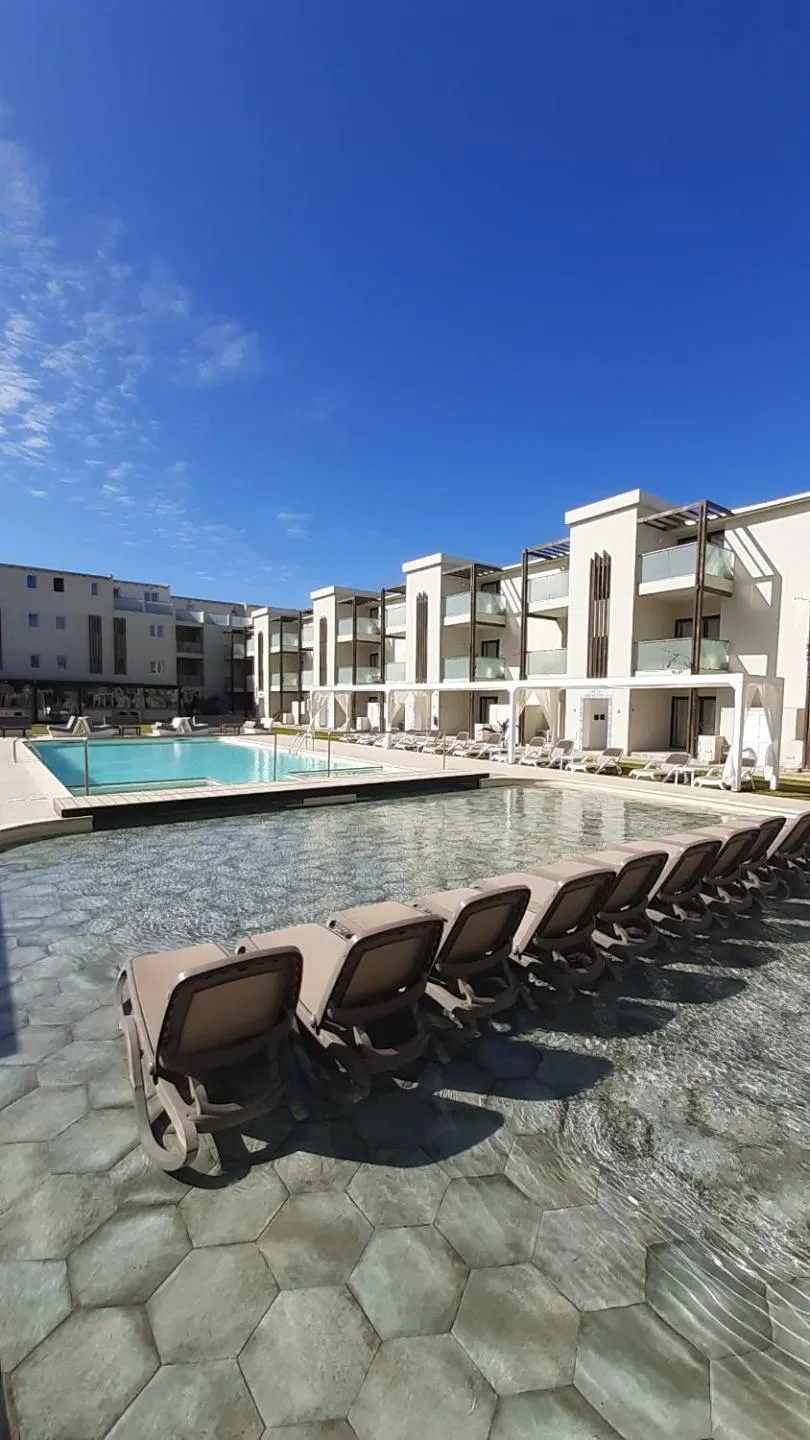 Swimming pool in Halos Casa Resort