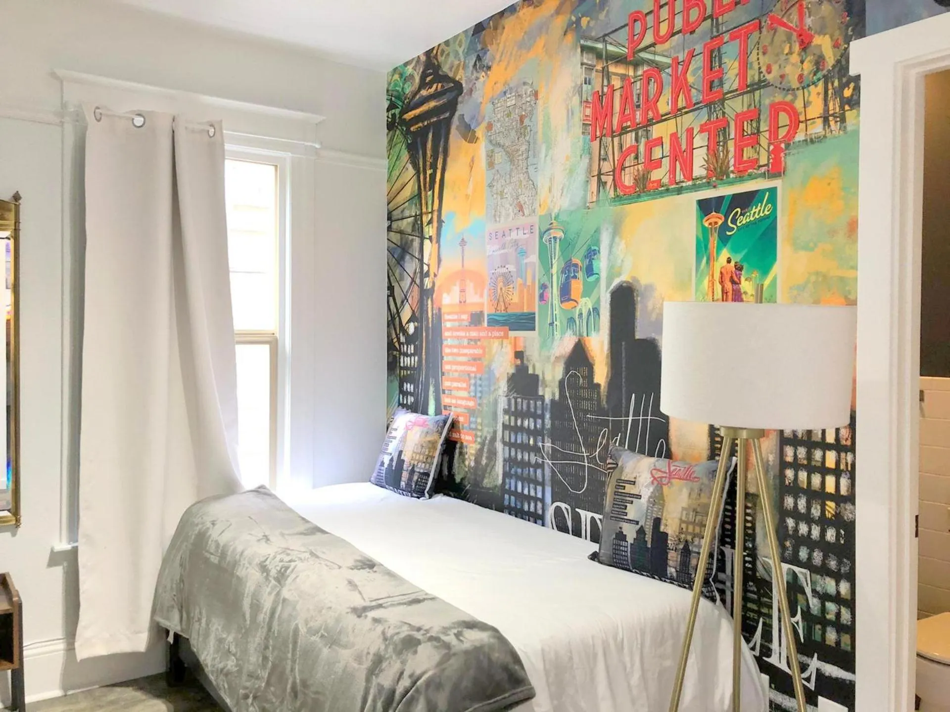 Bed in The ART INN Seattle