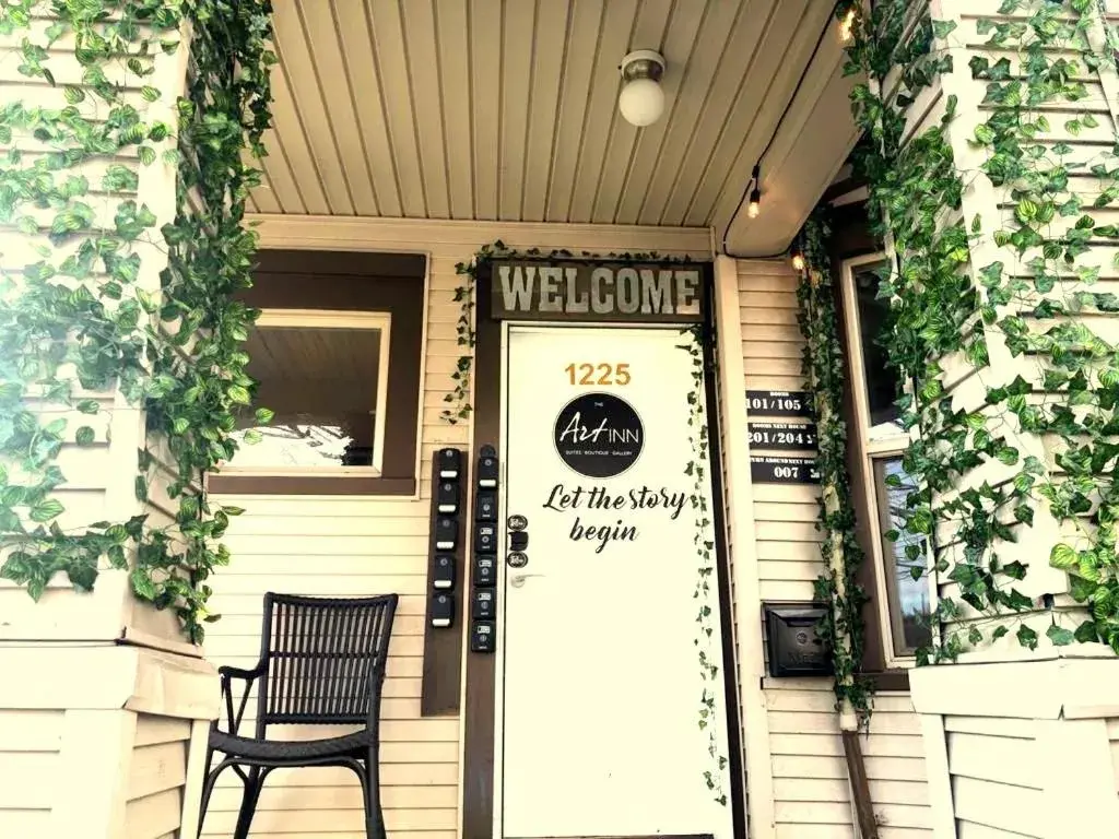 Facade/entrance in The ART INN Seattle Facade/entrance in The ART INN Seattle