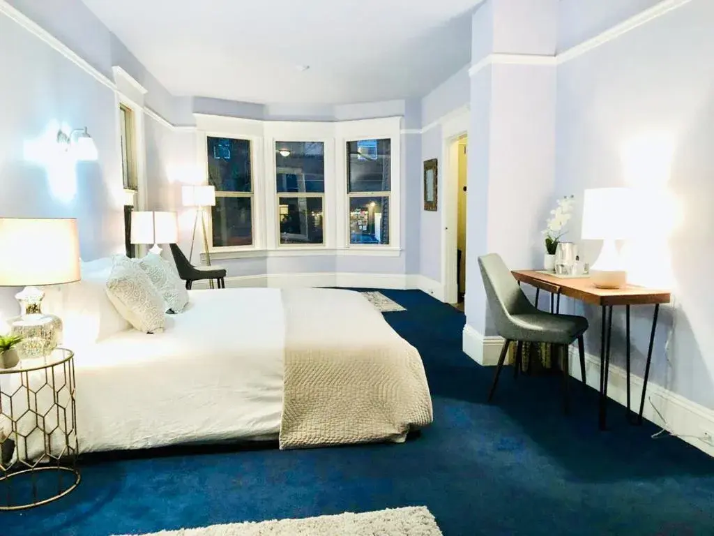 Bedroom, Bed in The ART INN Seattle Bedroom, Bed in The ART INN Seattle