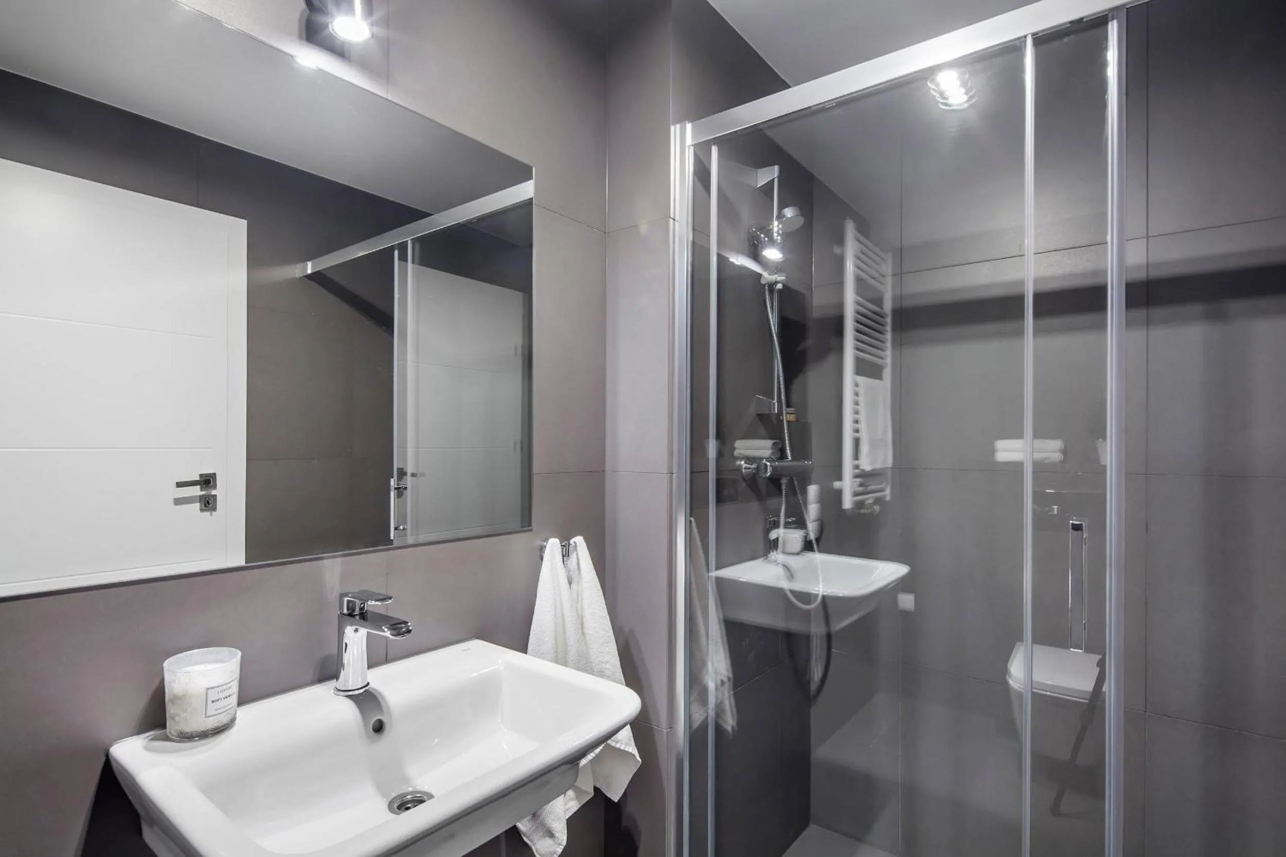 Bathroom in Sleepy3city Apartments Batorego 9 II