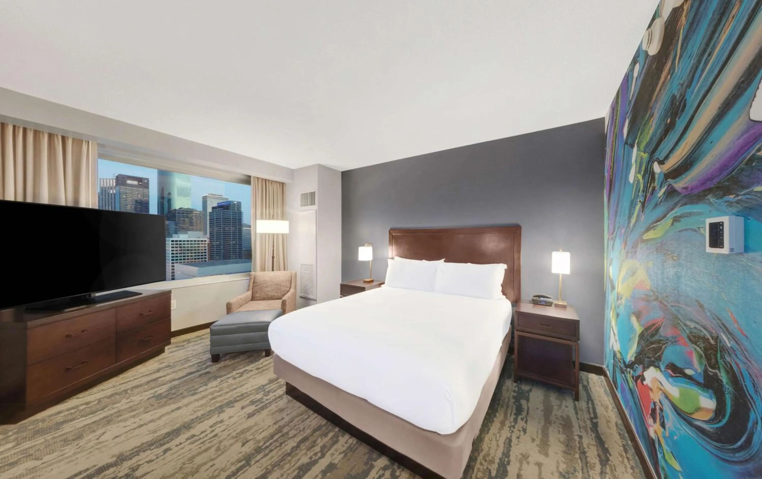 View (from property/room), Bed in Hilton Americas - Houston