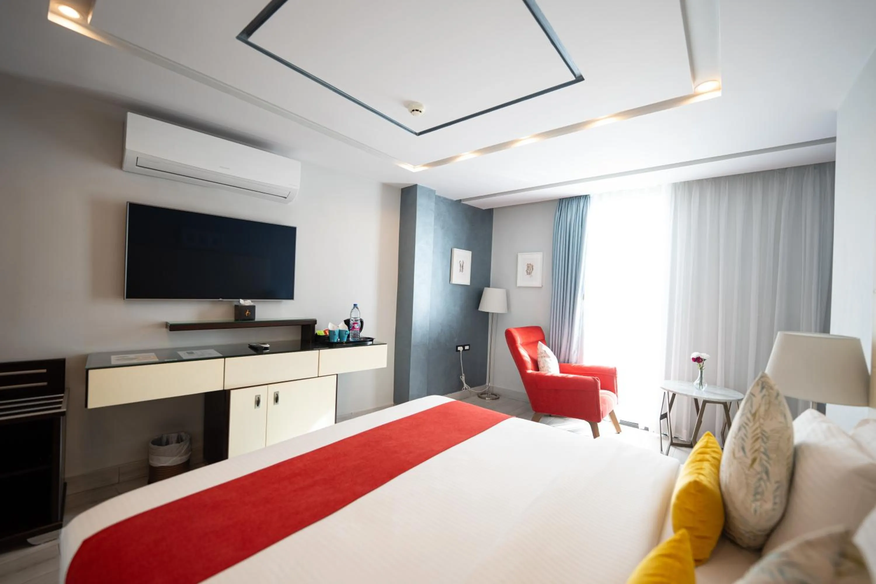 TV and multimedia, Bed in Petra Boutique Hotel