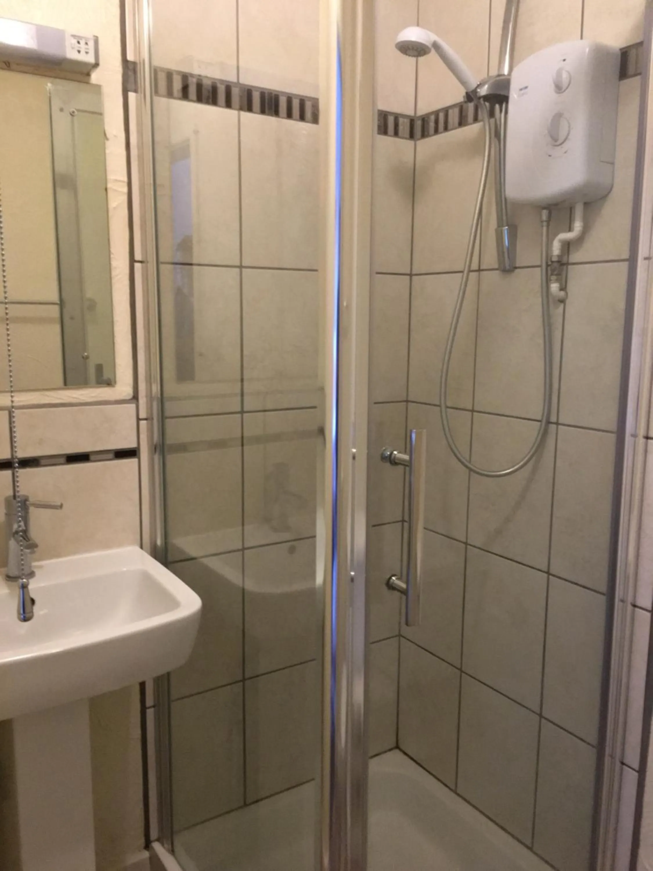 Shower in Waverley Park Lodge