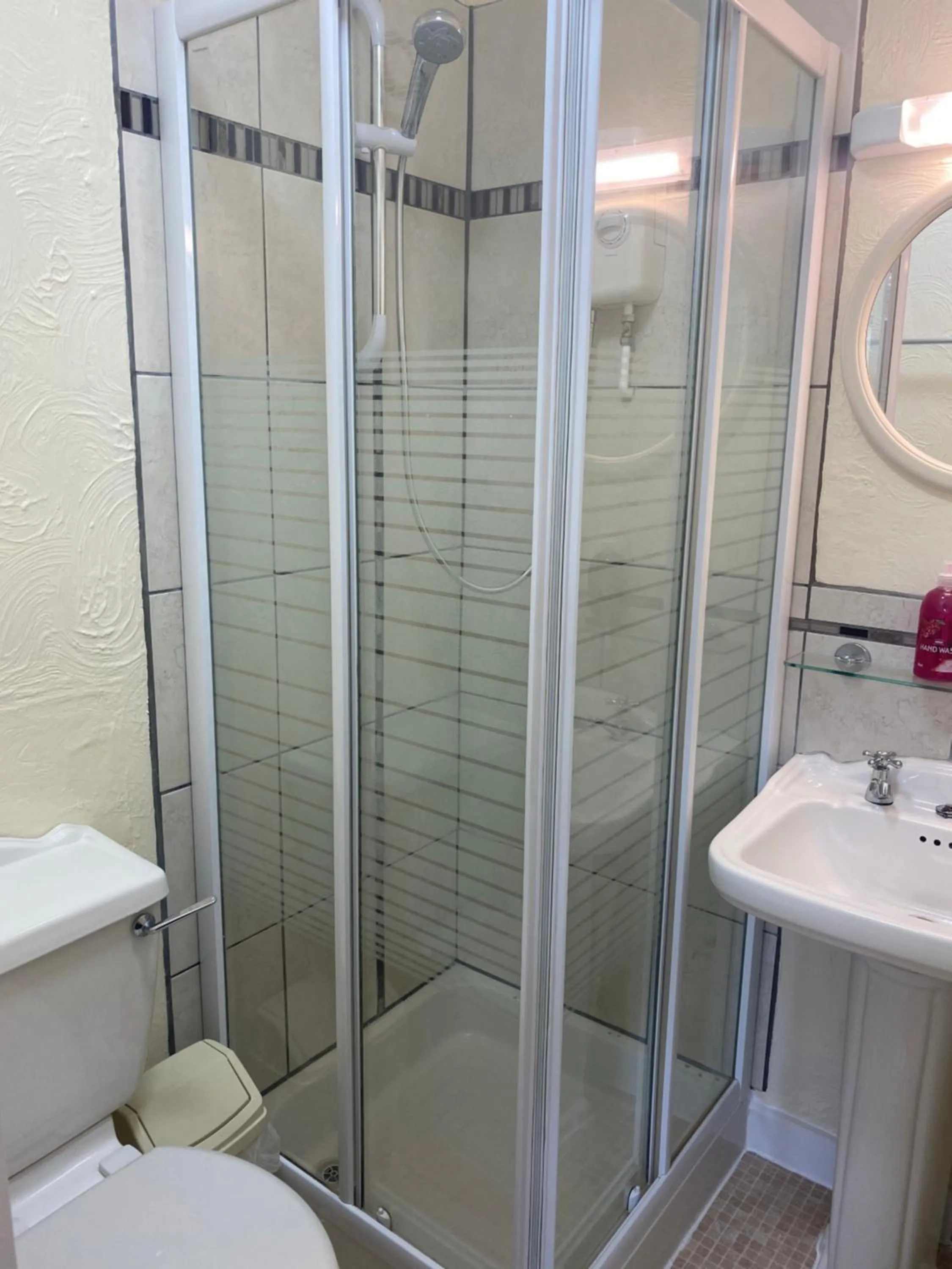 Shower in Waverley Park Lodge