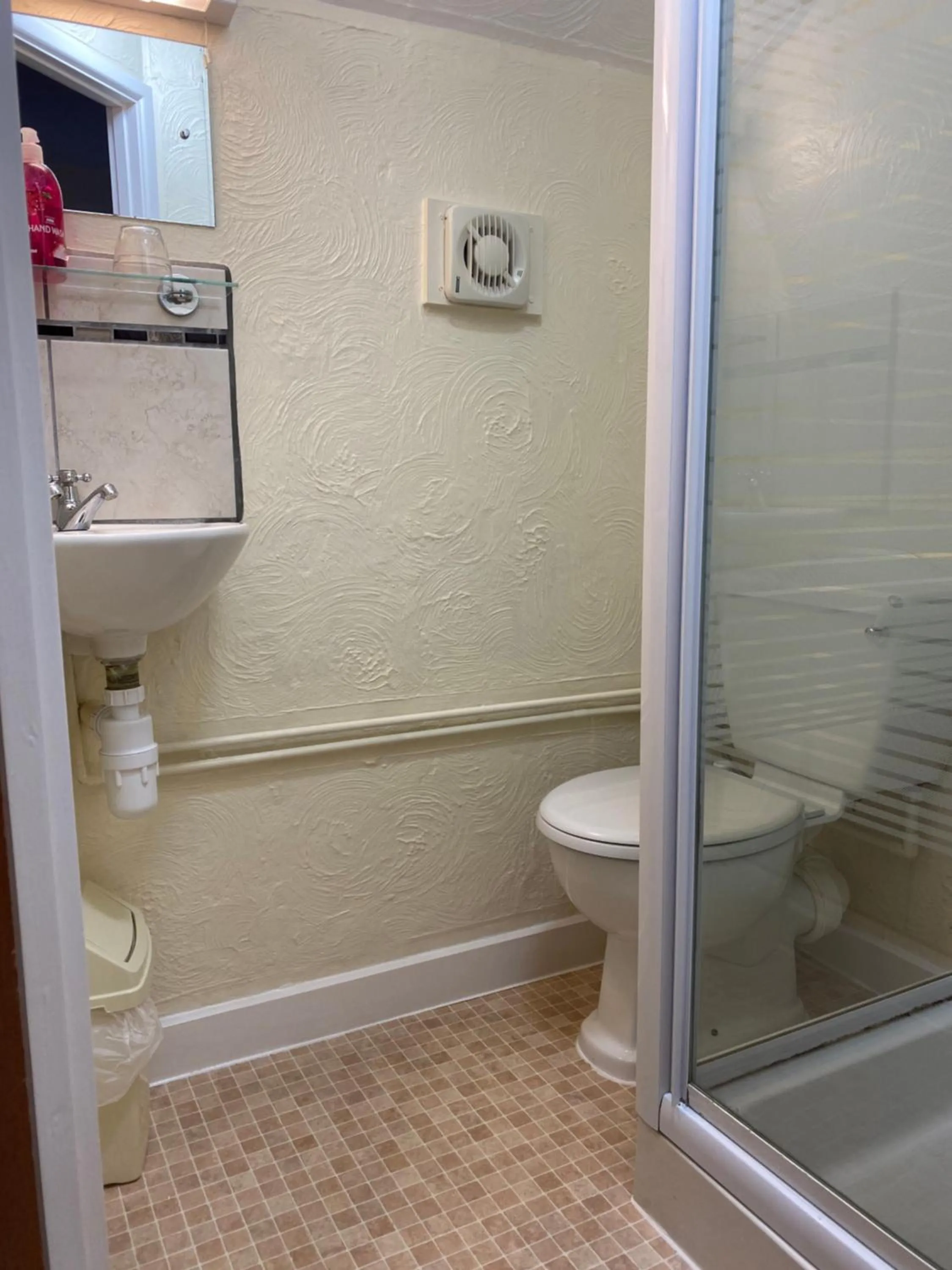 Shower in Waverley Park Lodge