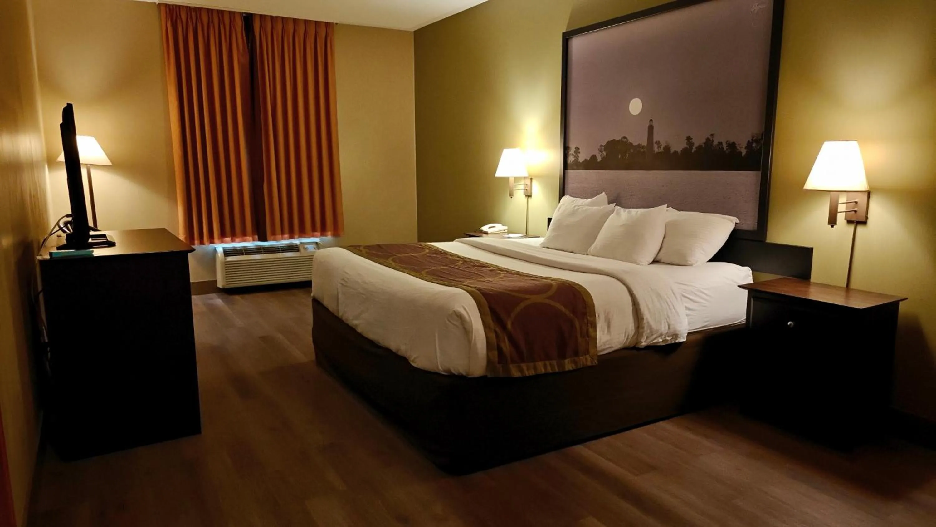 Bed in Super 8 by Wyndham Midland