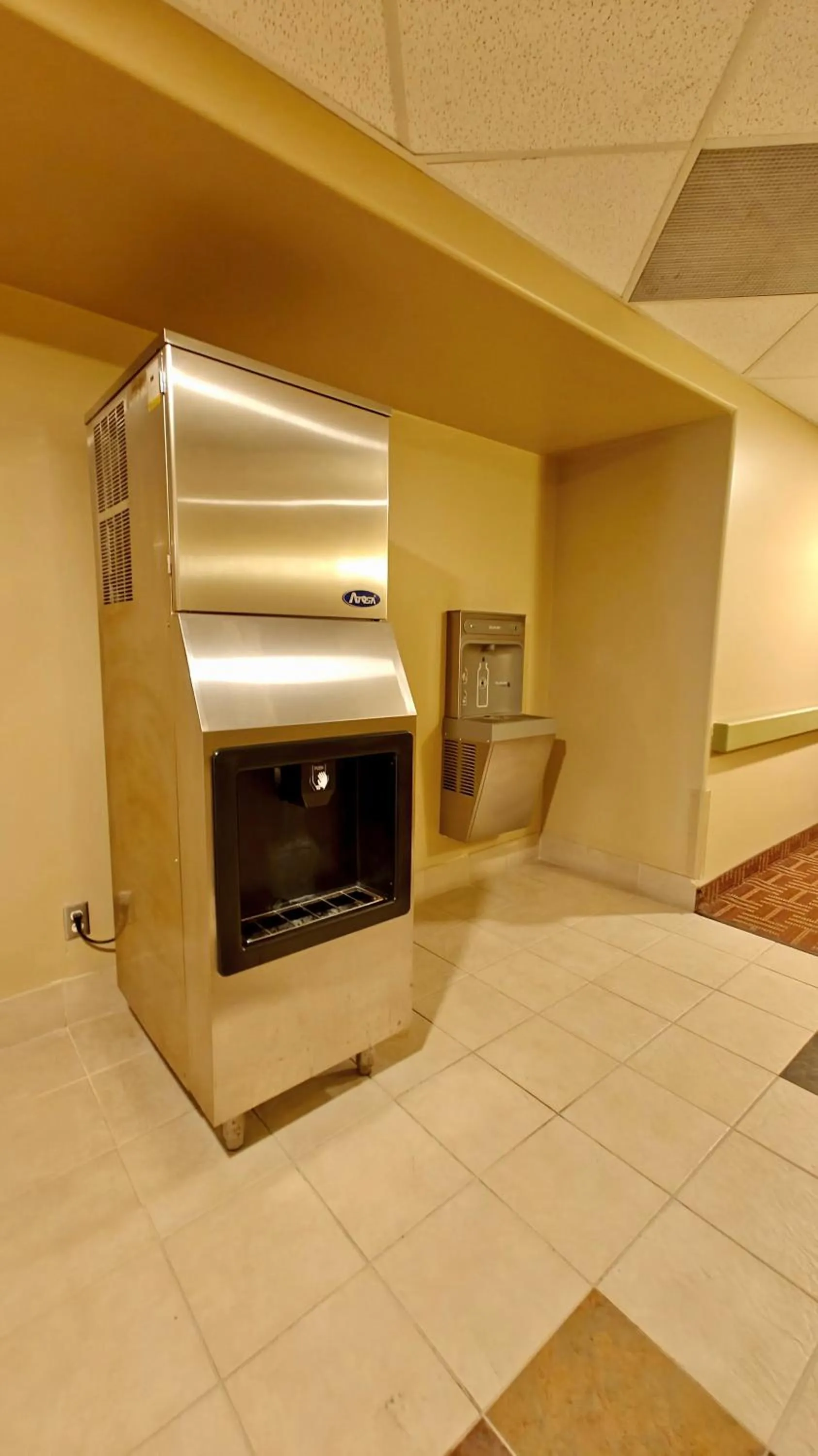 Super 8 by Wyndham Midland