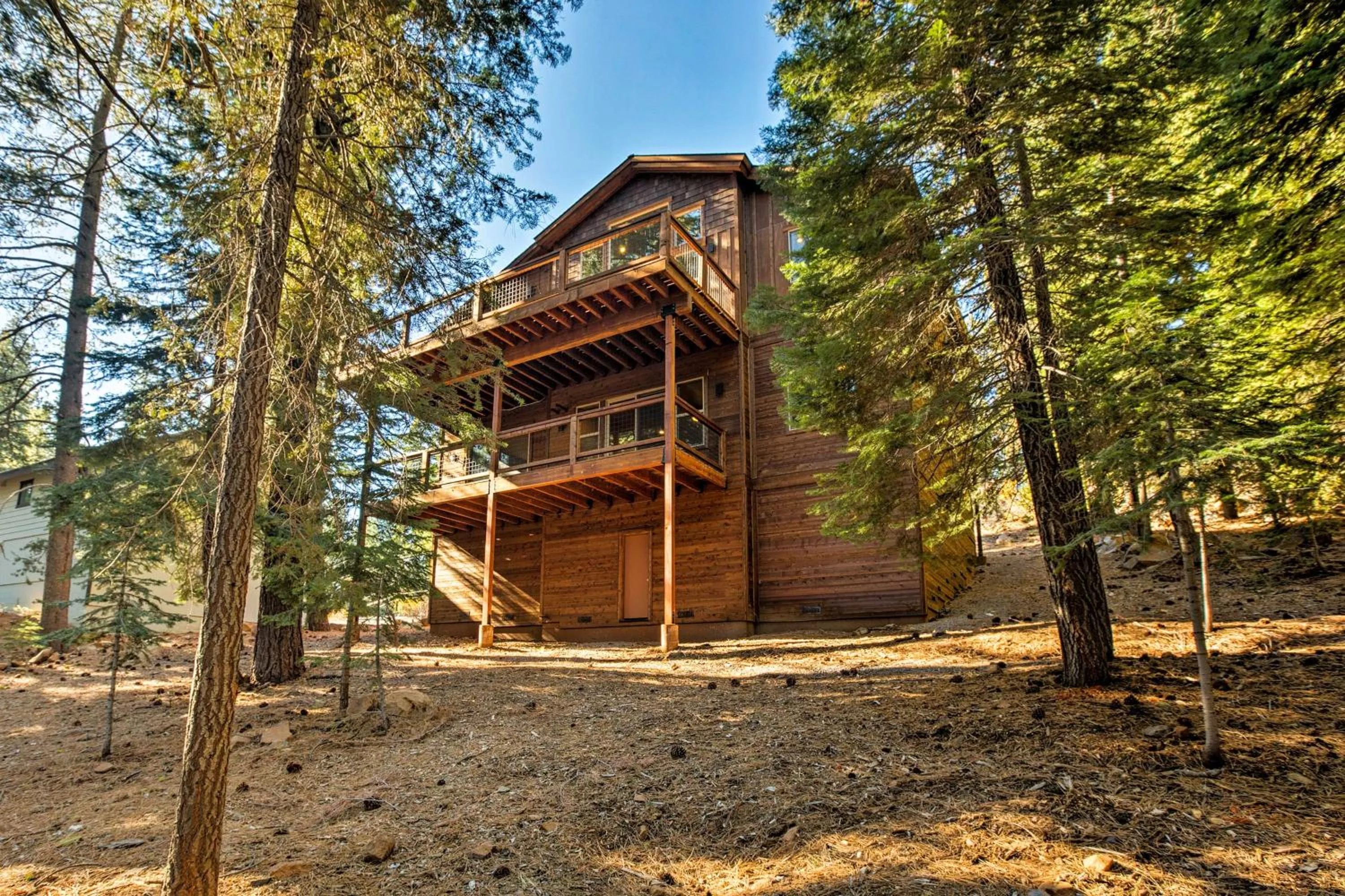 Property building in Saint Bernard - Luxurious Upscale Comfy Mountain Retreat Hot Tub Gas BBQ with Level 2 EV Connection