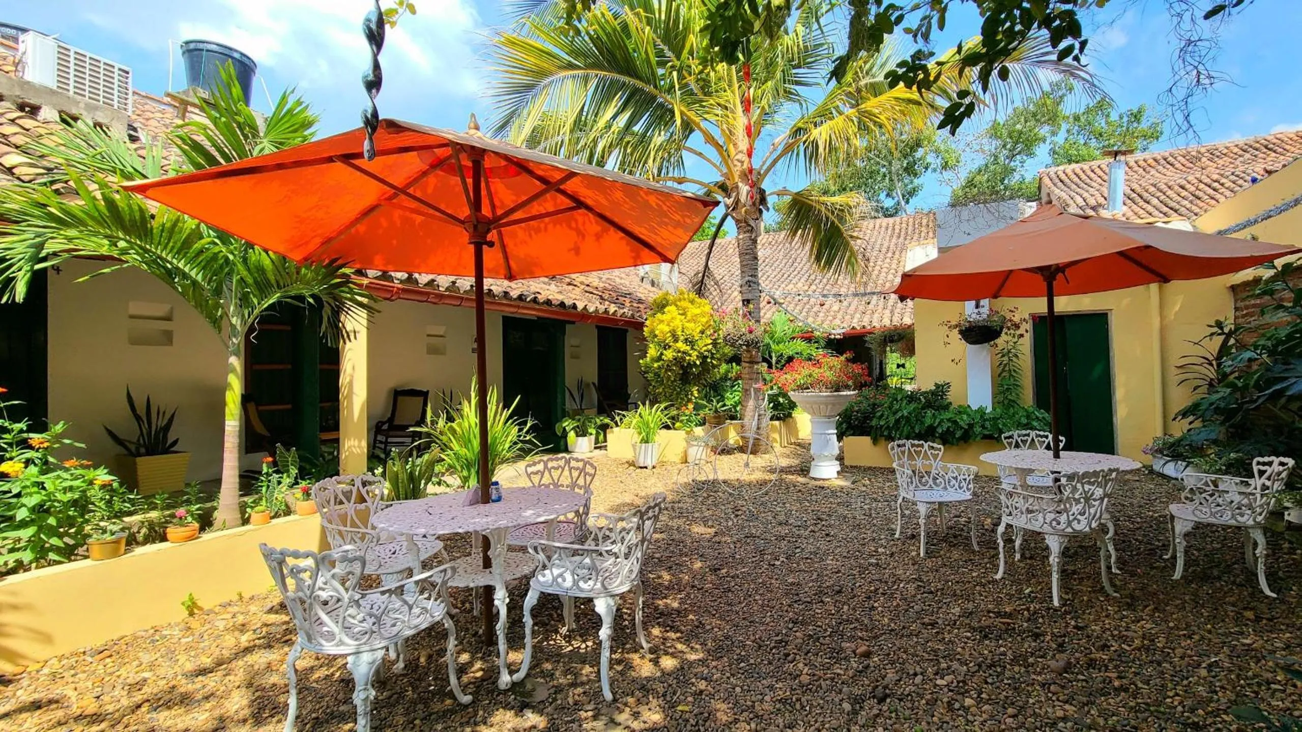Garden in HOTEL NIETO MOMPOX, ubicado en el corazón del centro histórico, frente al rio magdalena en zona de malecón
