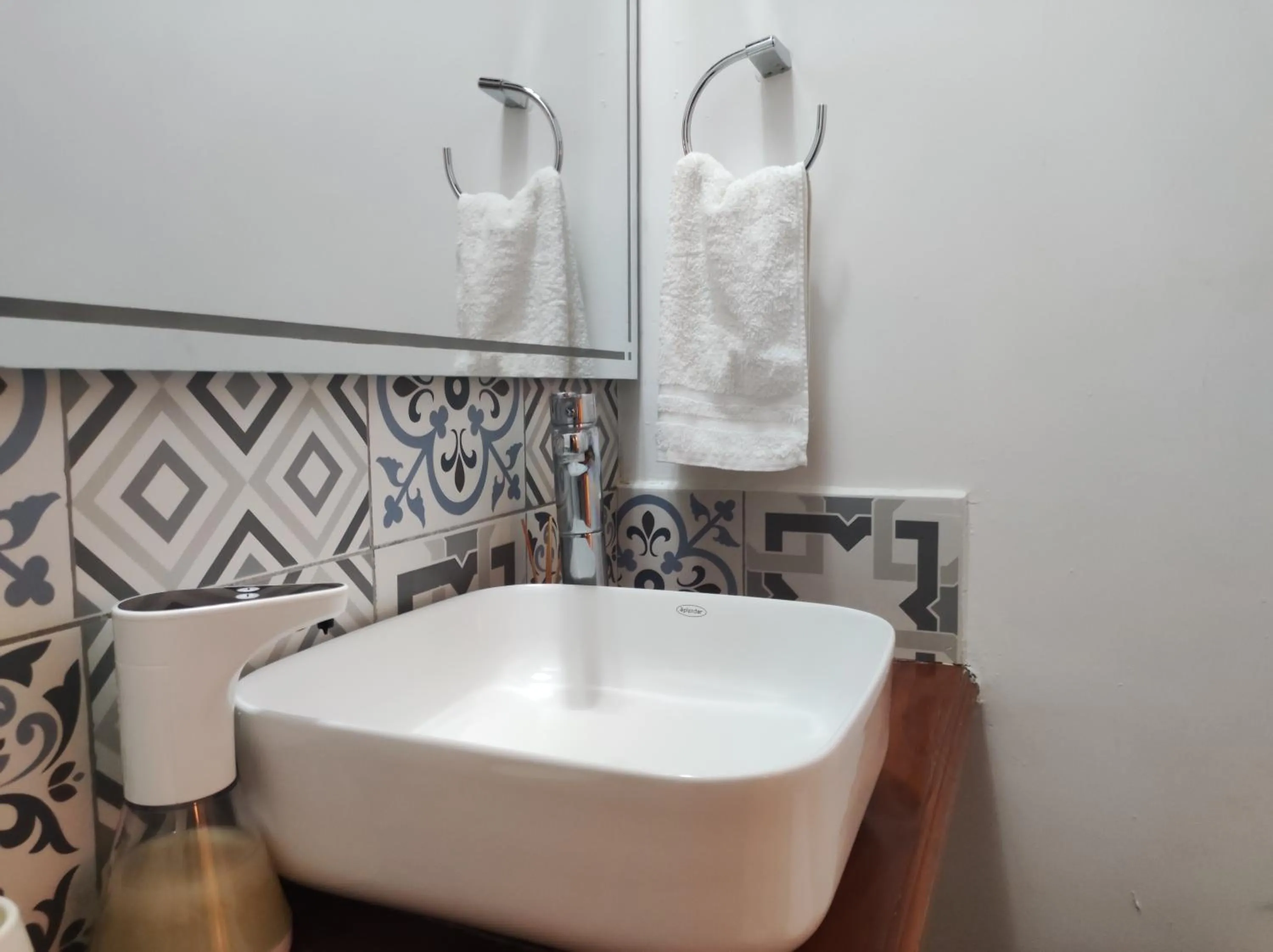 Bathroom in HOTEL NIETO MOMPOX, ubicado en el corazón del centro histórico, frente al rio magdalena en zona de malecón