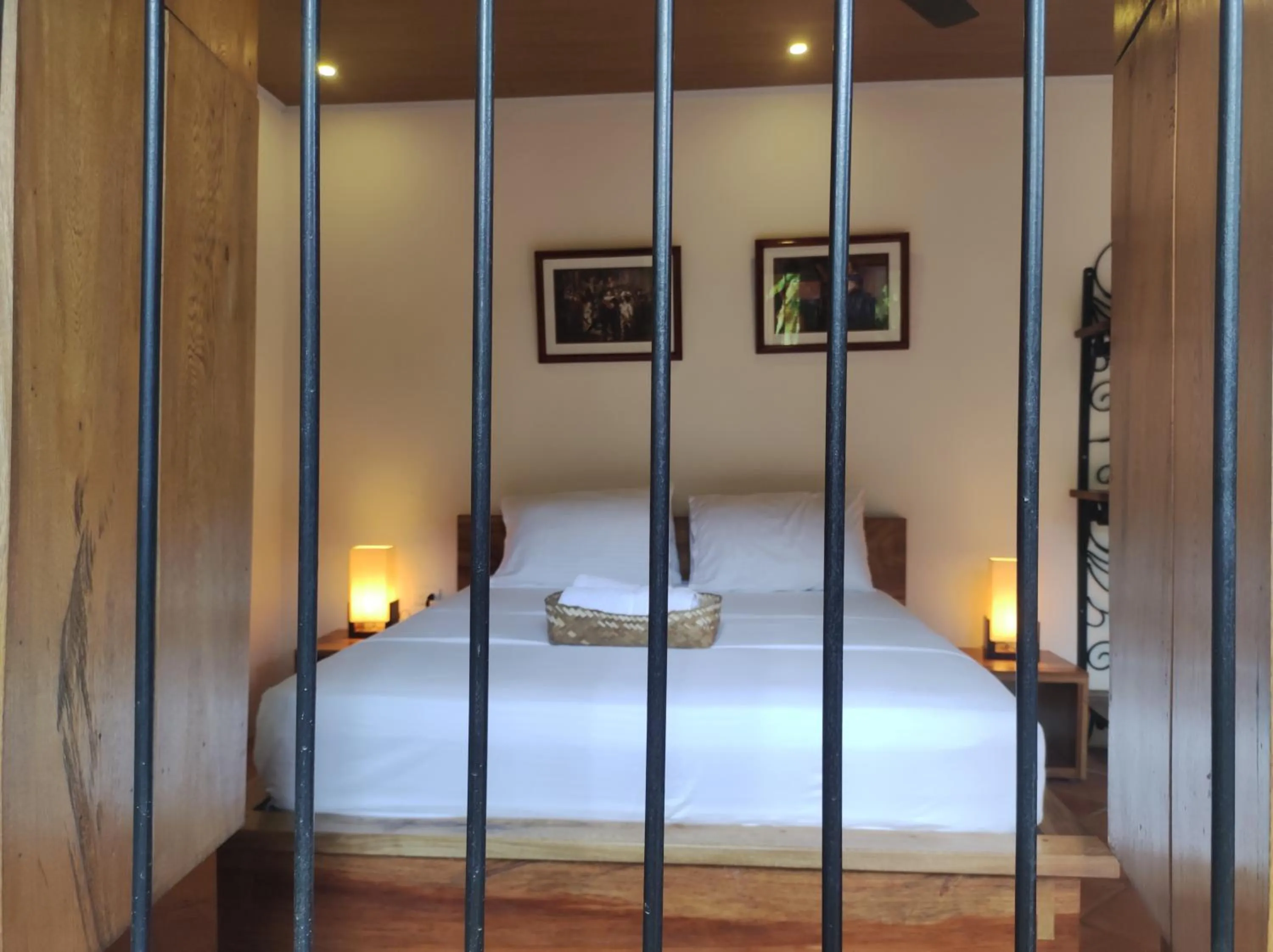 Bed in HOTEL NIETO MOMPOX, ubicado en el corazón del centro histórico, frente al rio magdalena en zona de malecón