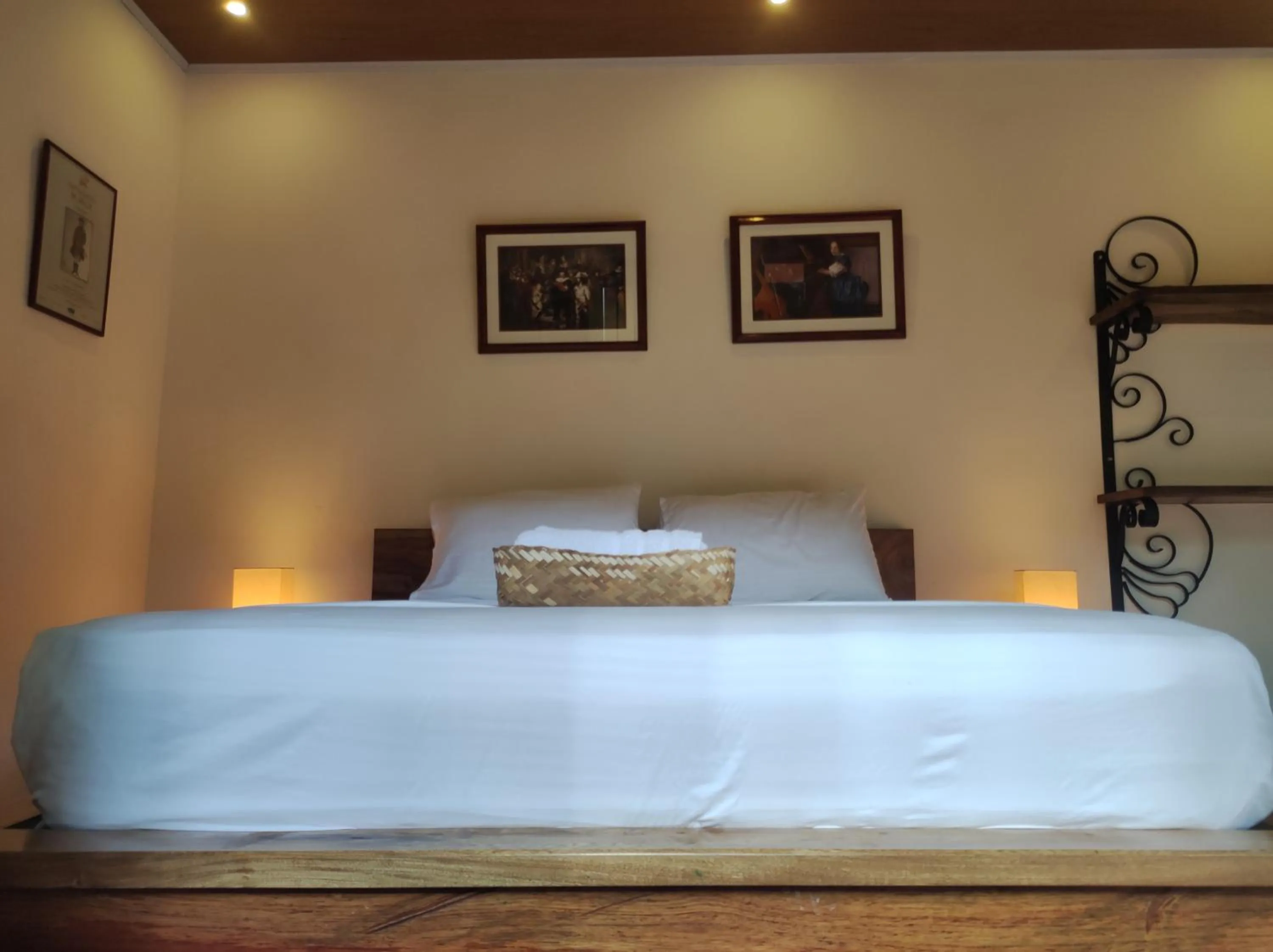 Bed in HOTEL NIETO MOMPOX, ubicado en el corazón del centro histórico, frente al rio magdalena en zona de malecón