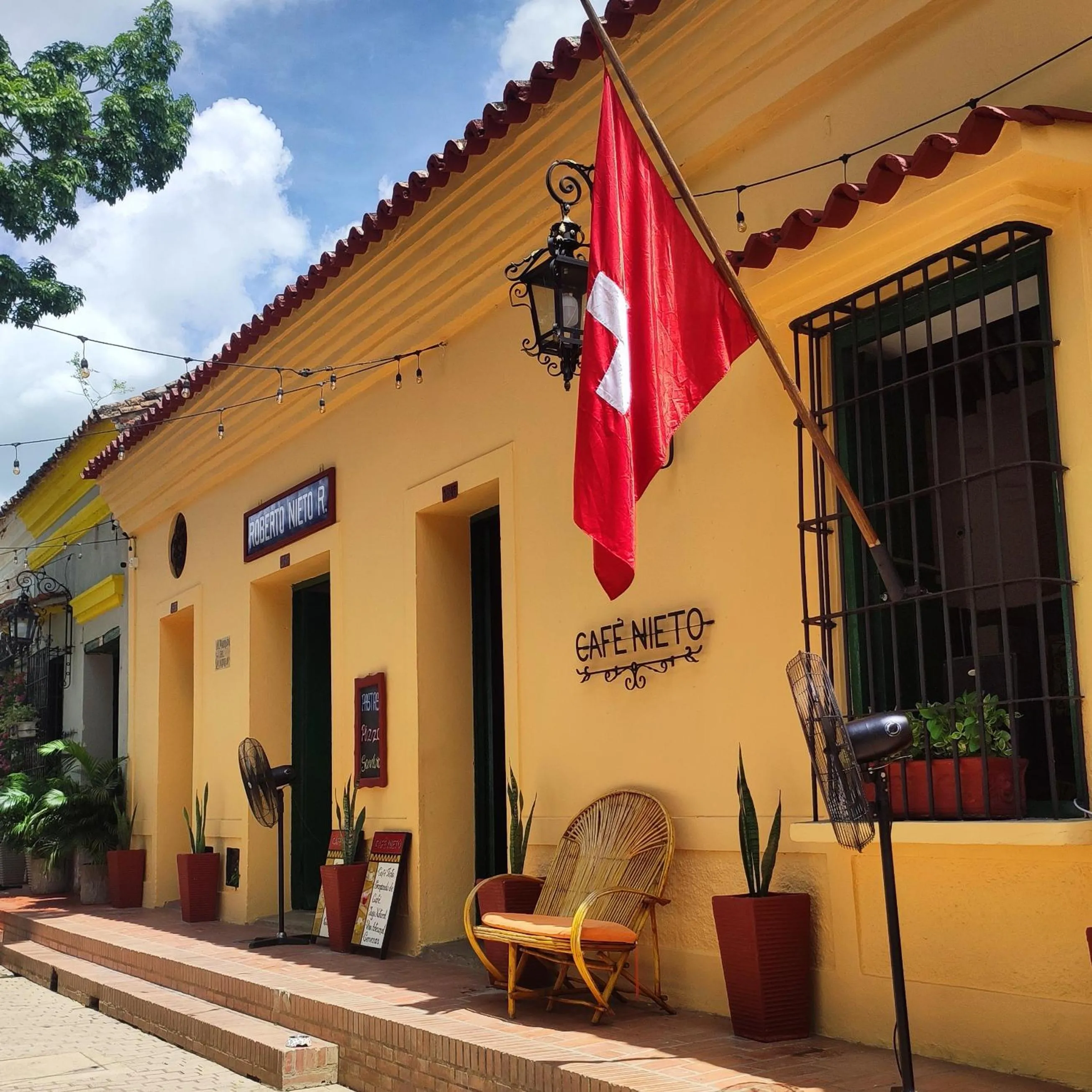 Property building in HOTEL NIETO MOMPOX, ubicado en el corazón del centro histórico, frente al rio magdalena en zona de malecón