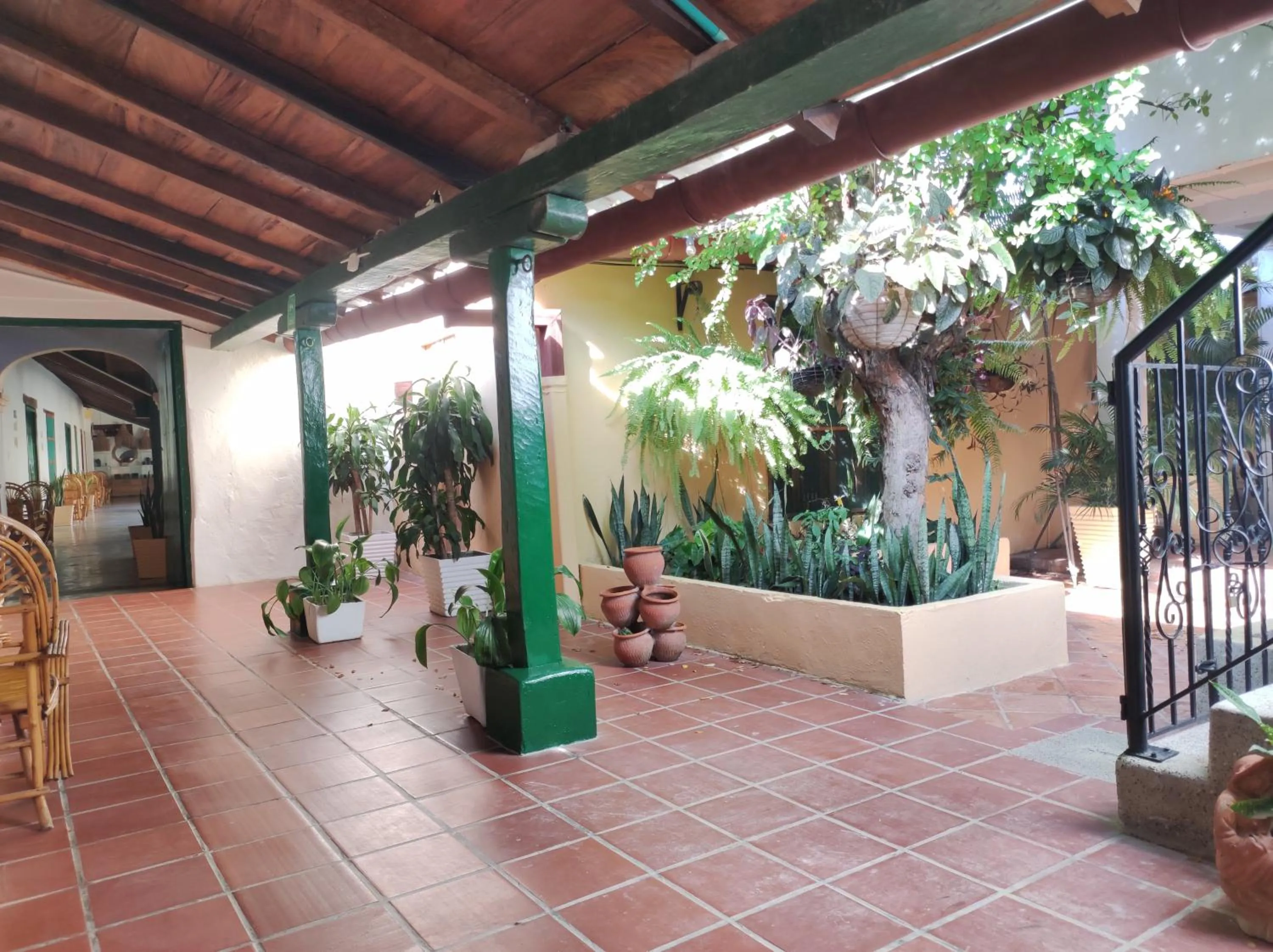 HOTEL NIETO MOMPOX, ubicado en el corazón del centro histórico, frente al rio magdalena en zona de malecón