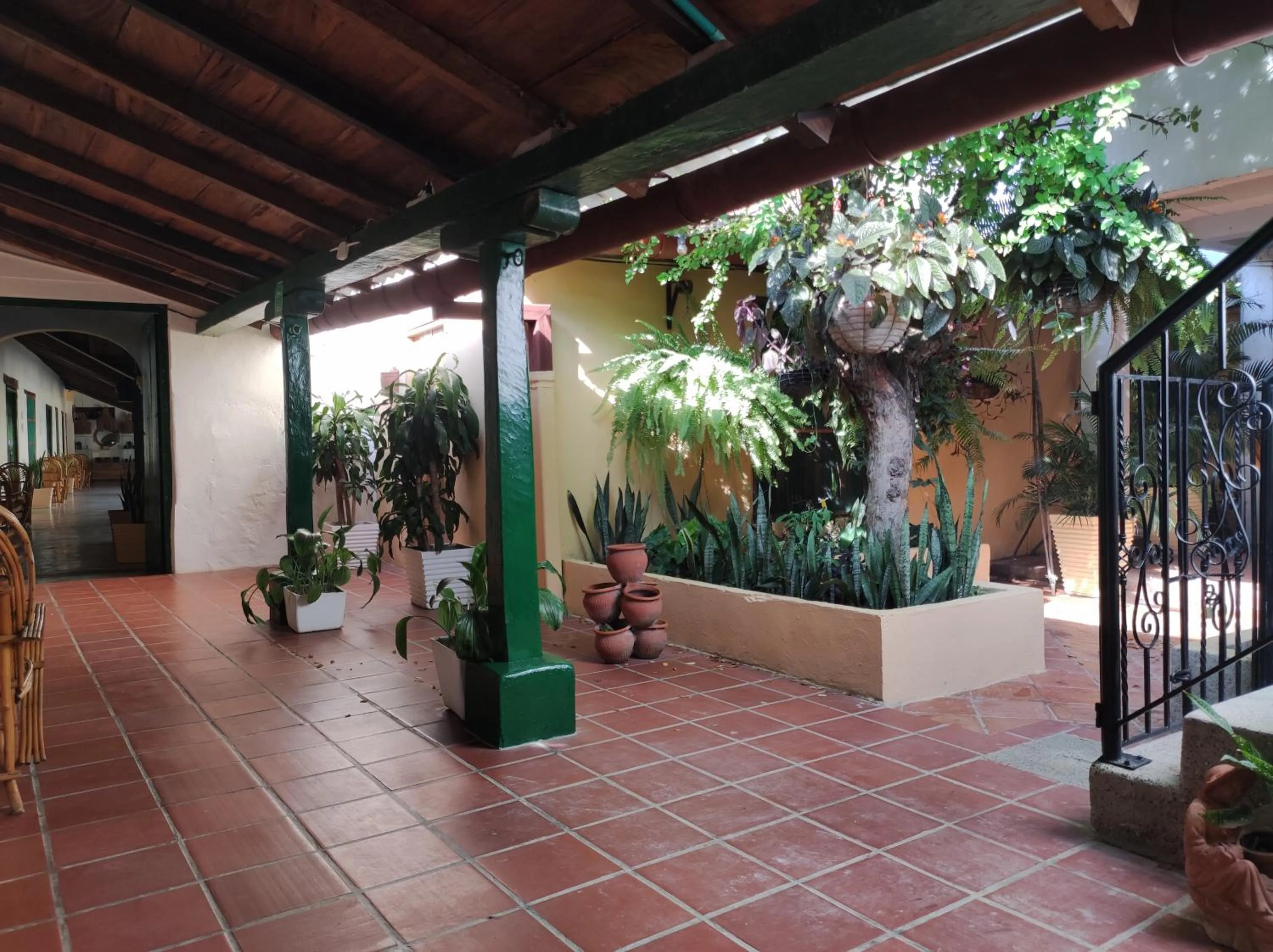 HOTEL NIETO MOMPOX, ubicado en el corazón del centro histórico, frente al rio magdalena en zona de malecón