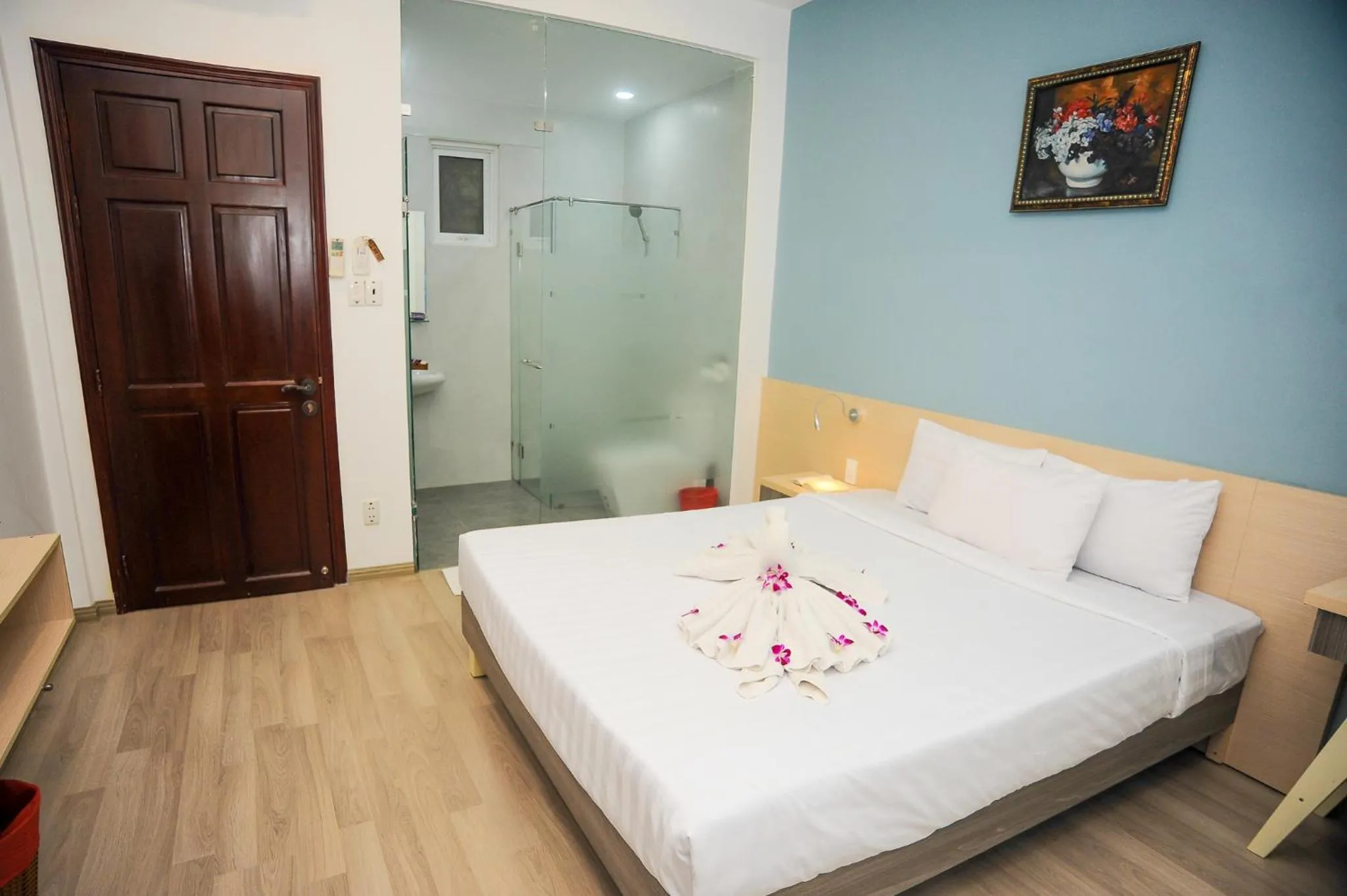 Bed in My Anh 120 Central Saigon Hotel Ben Thanh Market