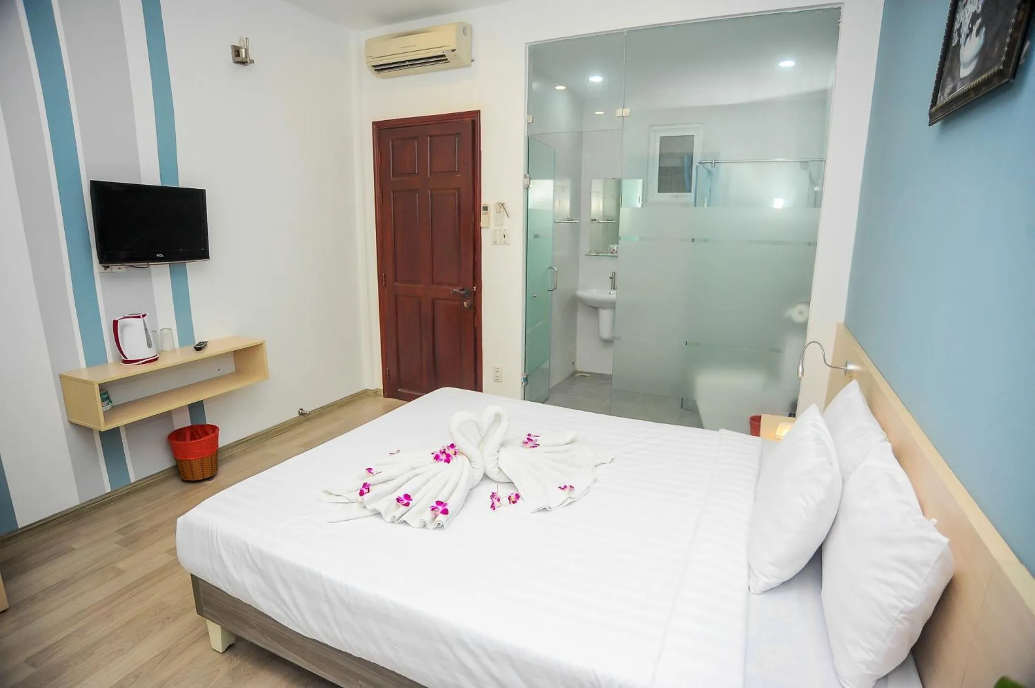 Bed in My Anh 120 Central Saigon Hotel Ben Thanh Market