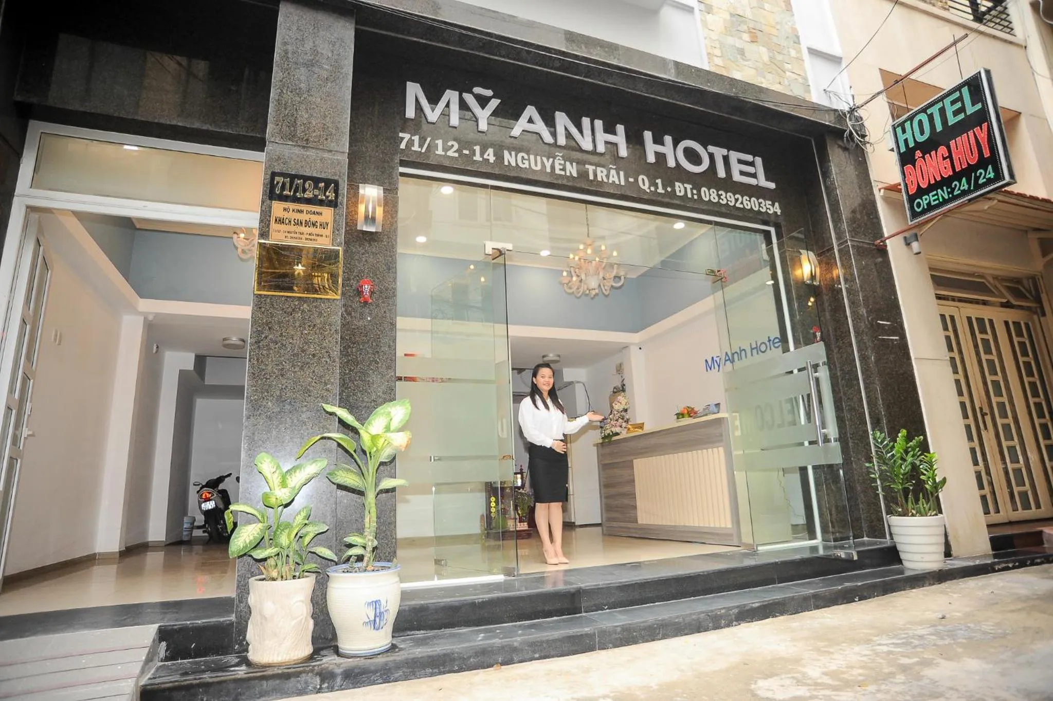 Facade/entrance in My Anh 120 Central Saigon Hotel Ben Thanh Market