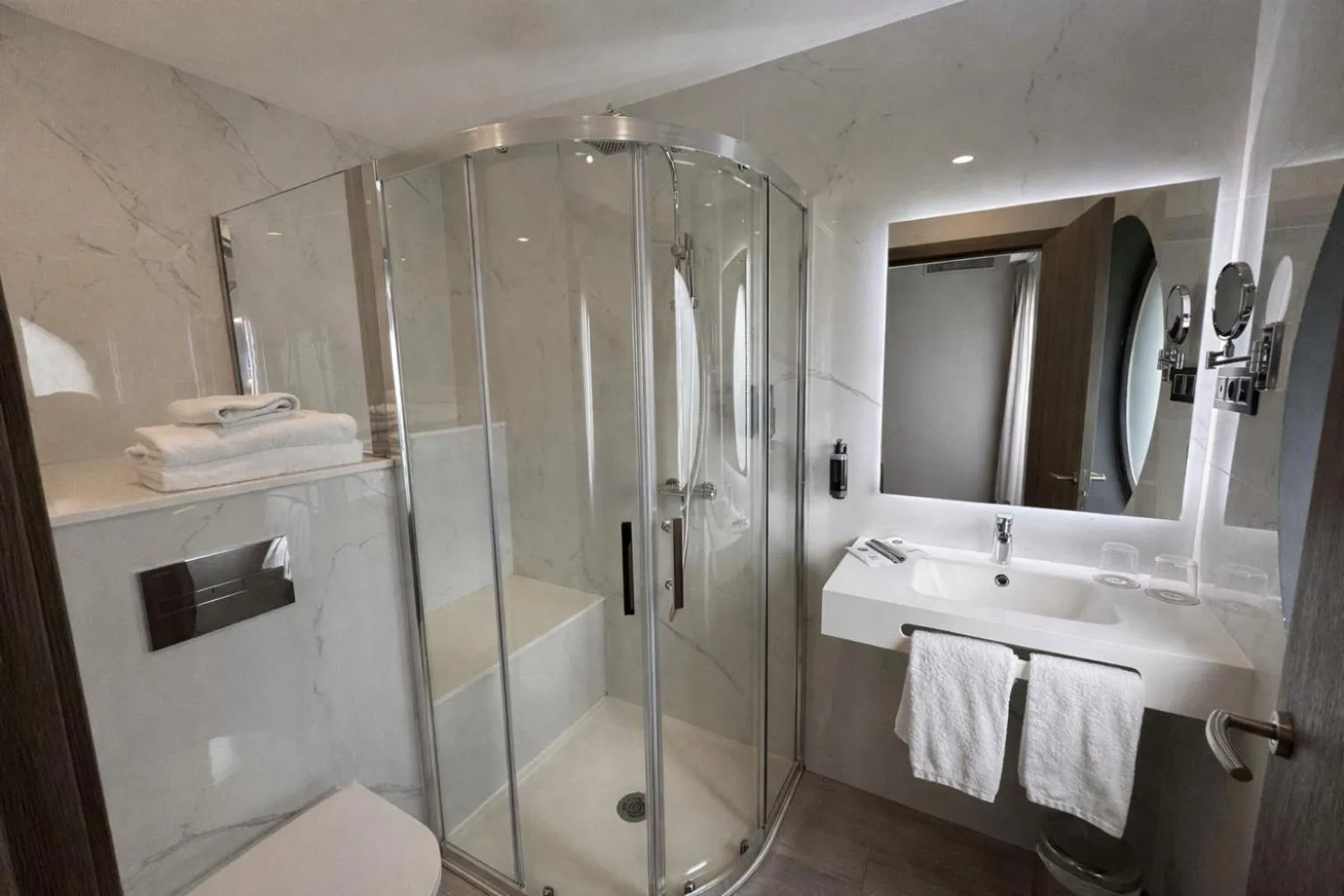 Shower in Playa de Foz Hotel & Spa by gaiarooms