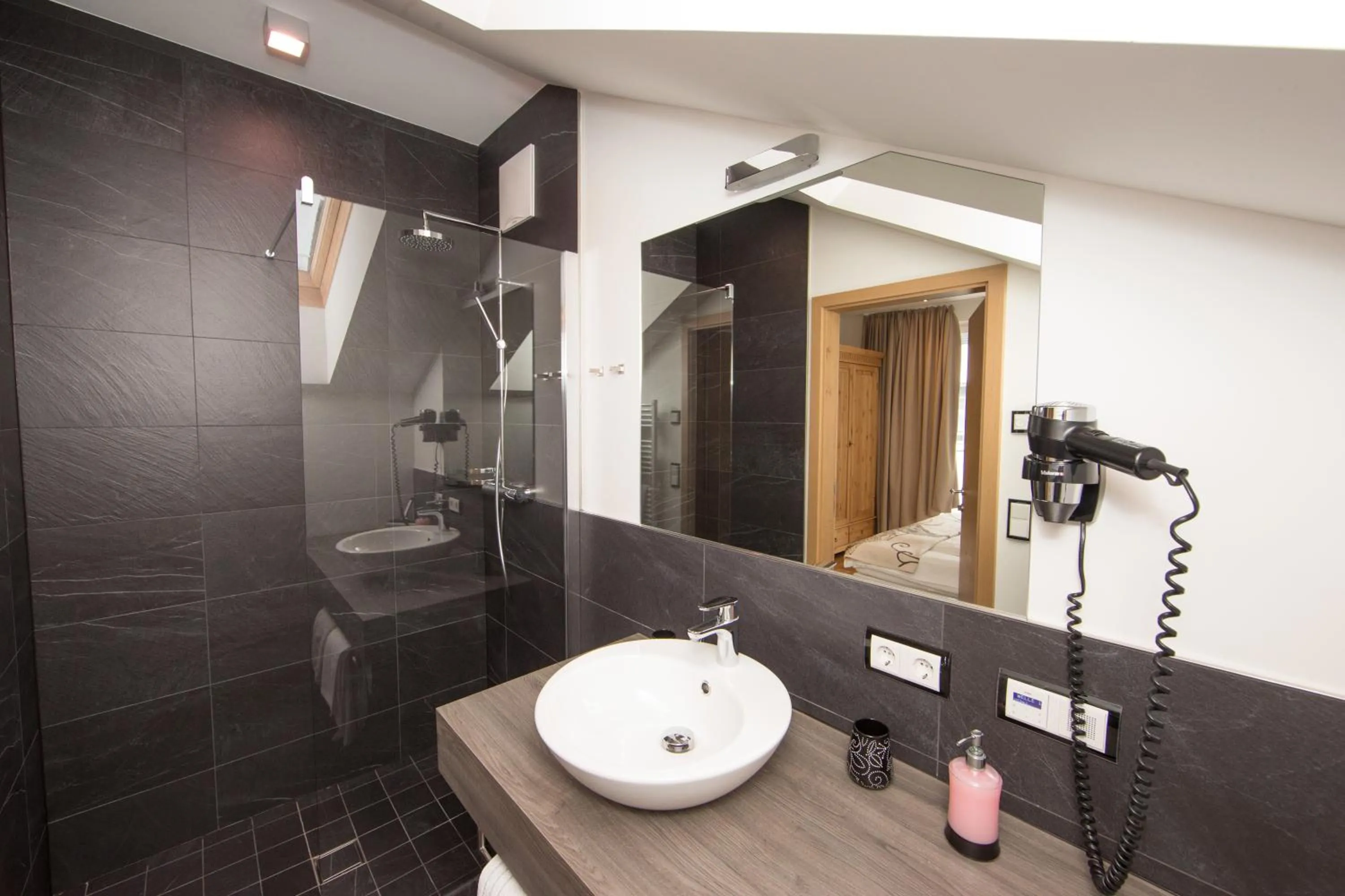 Bathroom in Appartement Living Schönwies apartments with private Infrared cabin and Zell am See Kaprun summercard