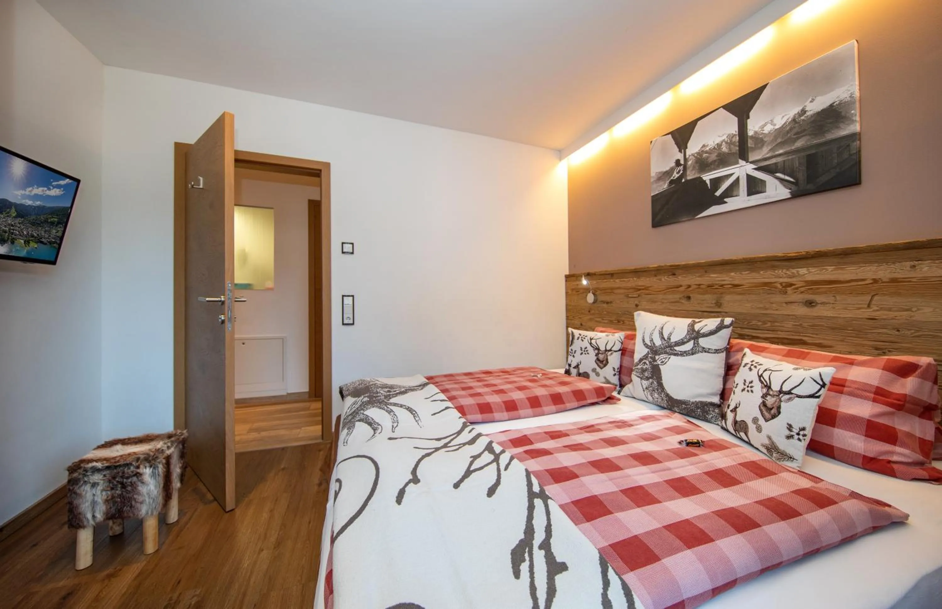 Bedroom, Bed in Appartement Living Schönwies apartments with private Infrared cabin and Zell am See Kaprun summercard