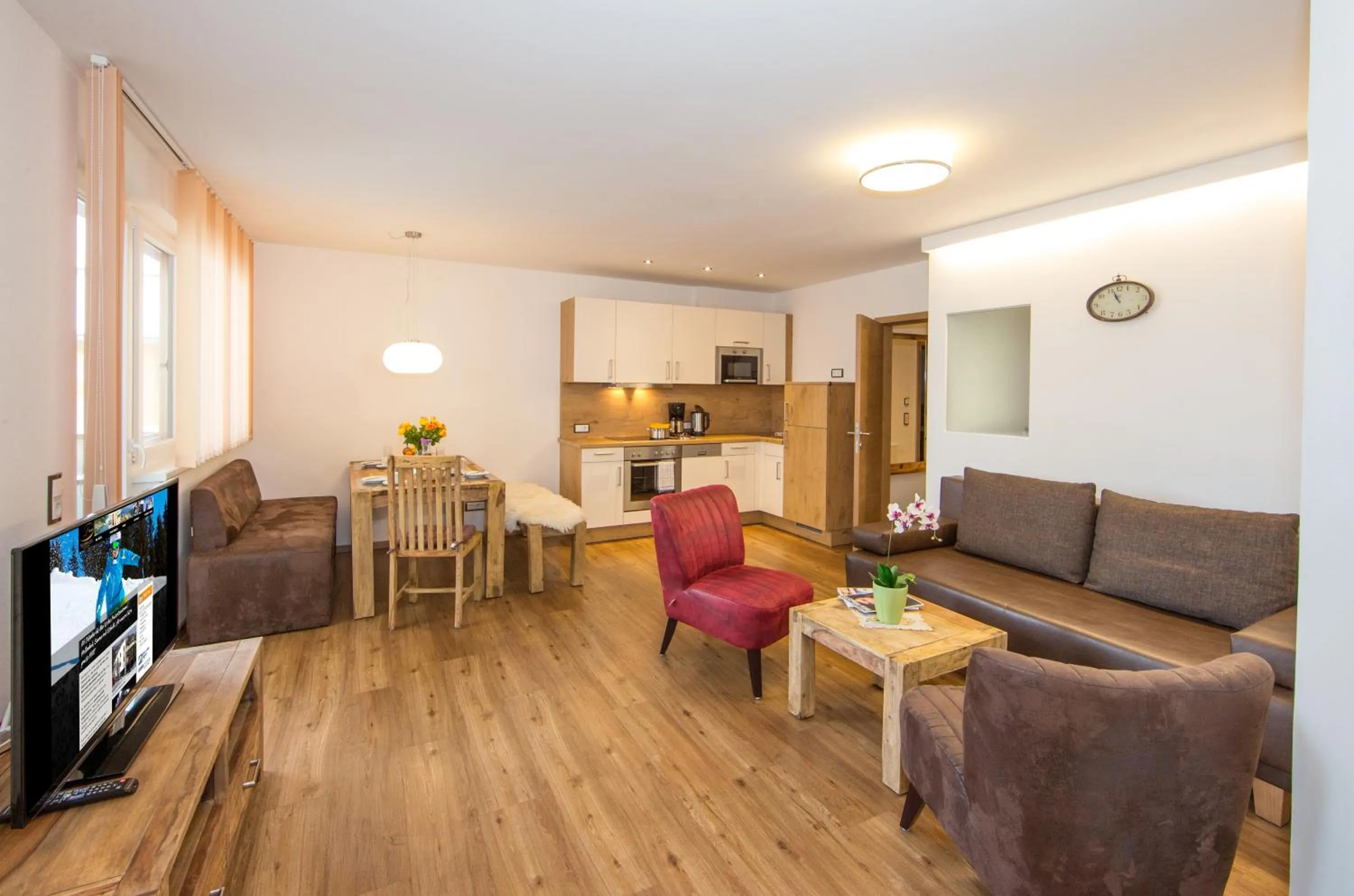 TV and multimedia in Appartement Living Schönwies apartments with private Infrared cabin and Zell am See Kaprun summercard