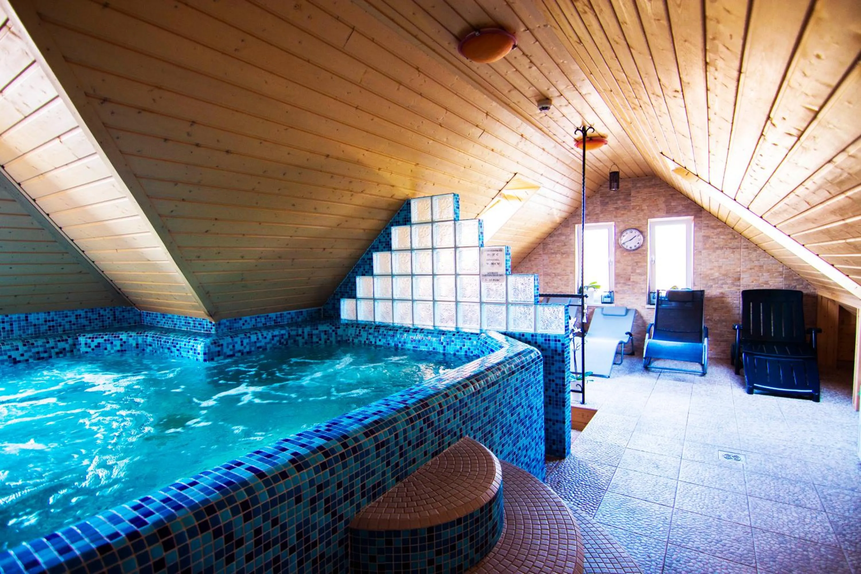 Hot Tub in Libra Hotel