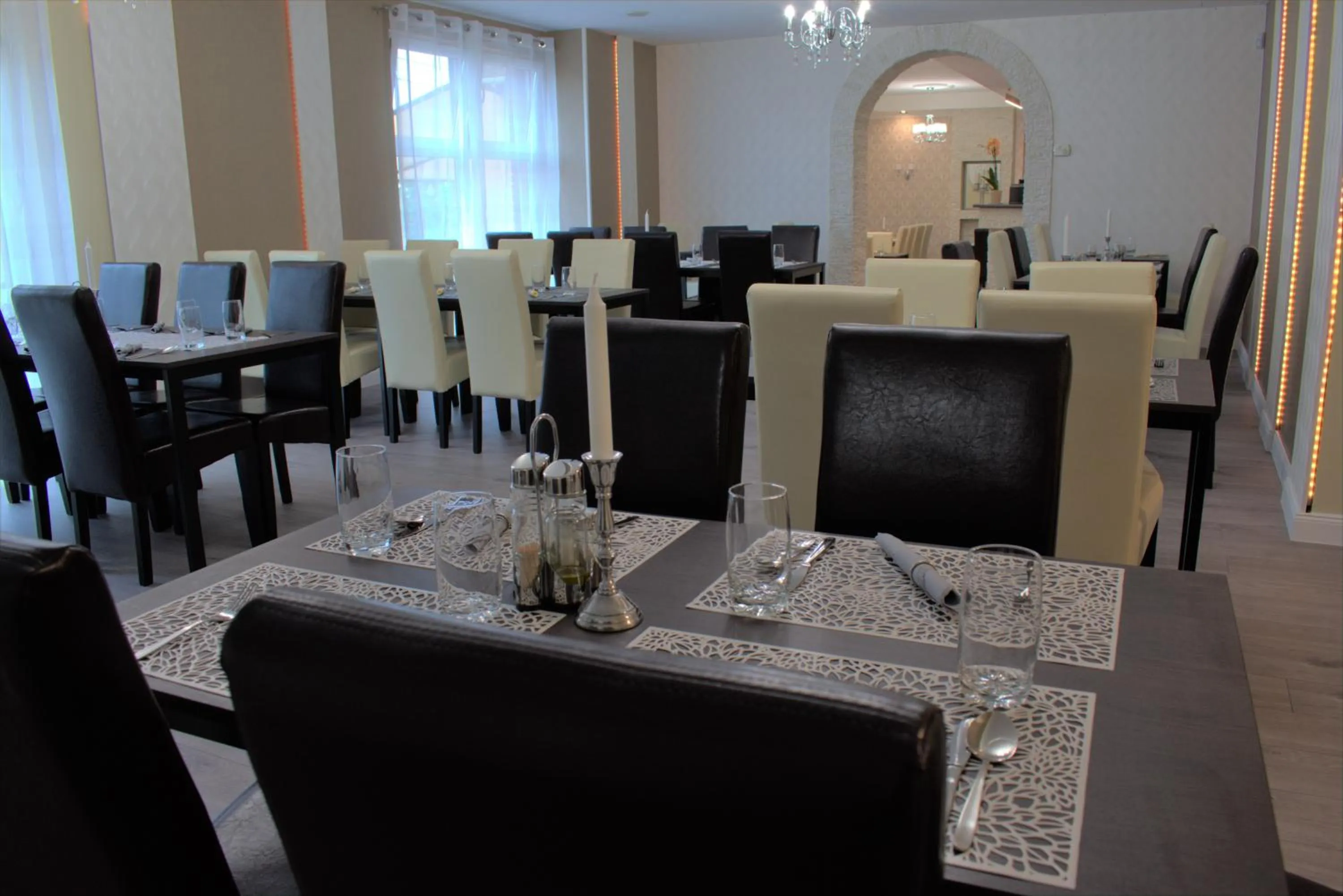 Restaurant/places to eat in Libra Hotel