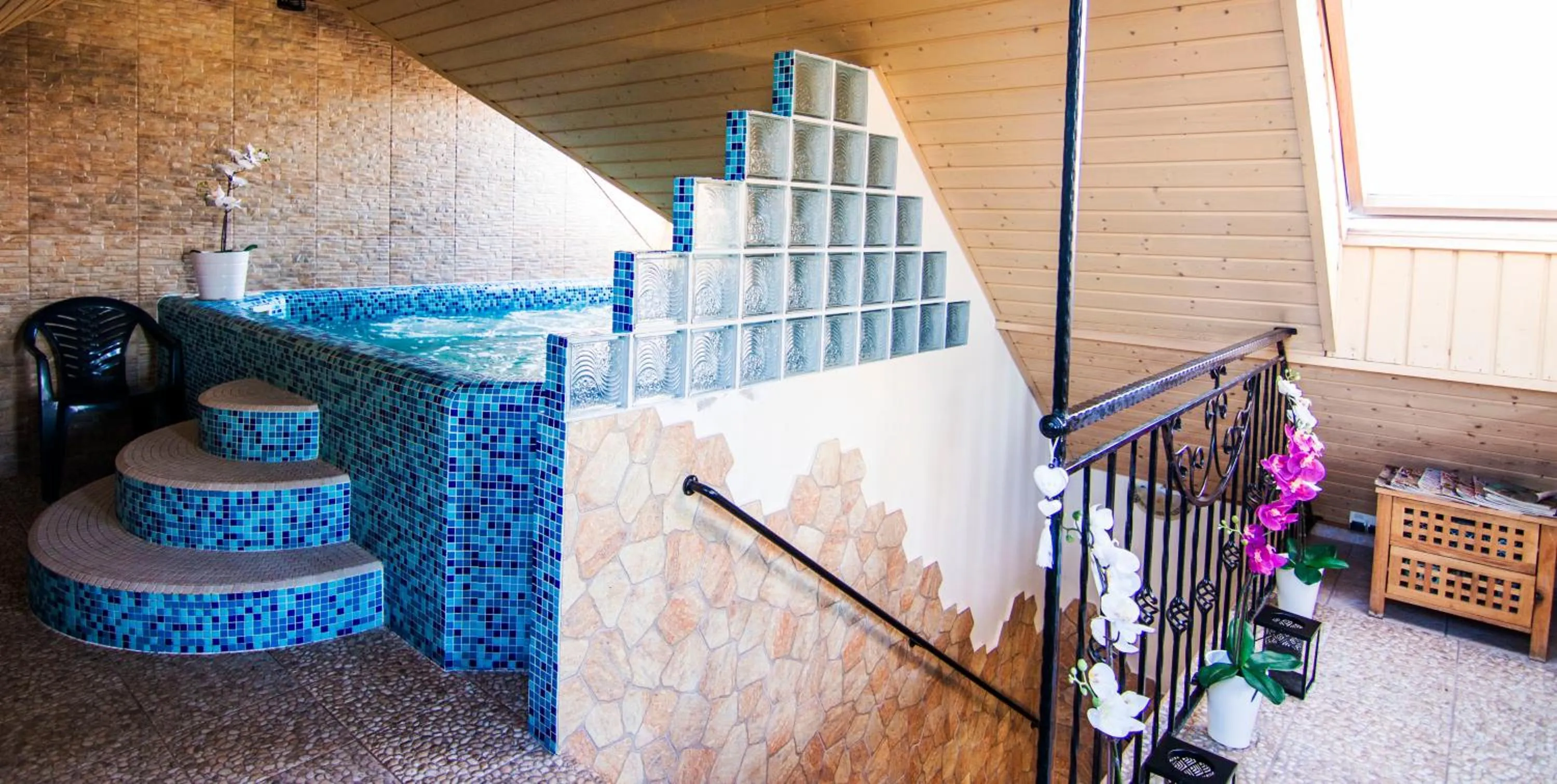 Hot Tub in Libra Hotel