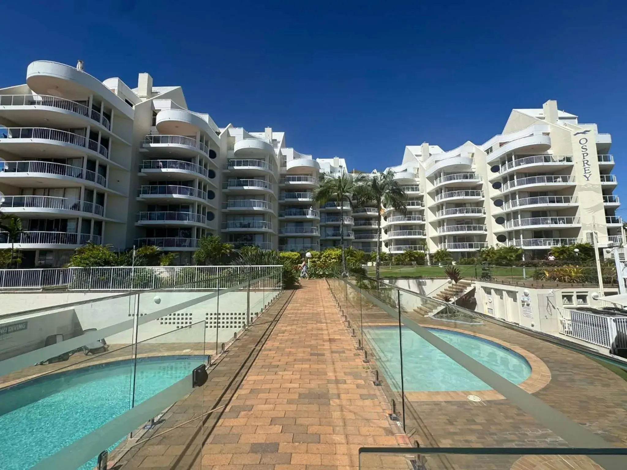 Property building in Osprey Apartments Property building in Osprey Apartments