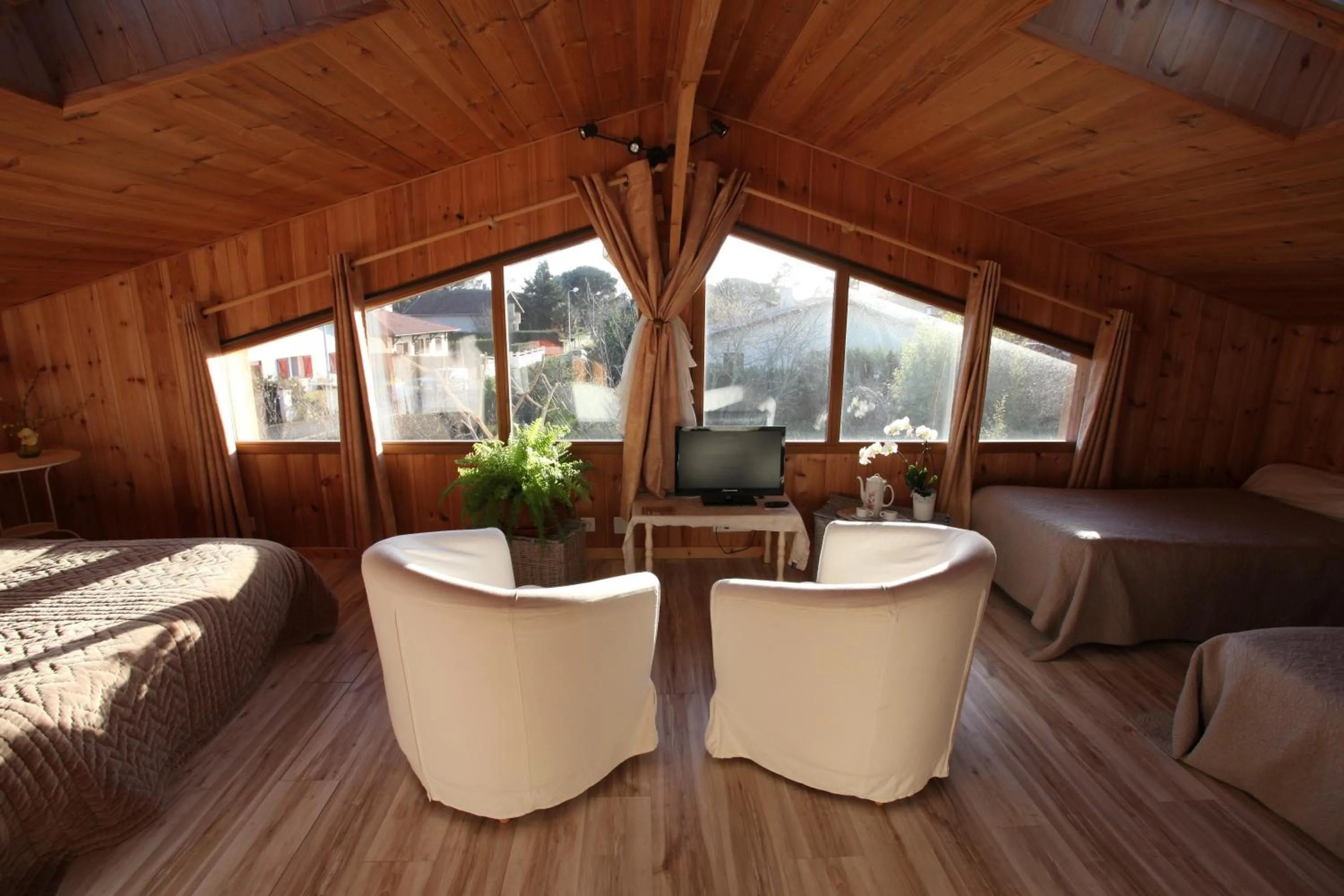 Bedroom, Bed in Chambres "Au Jardin"