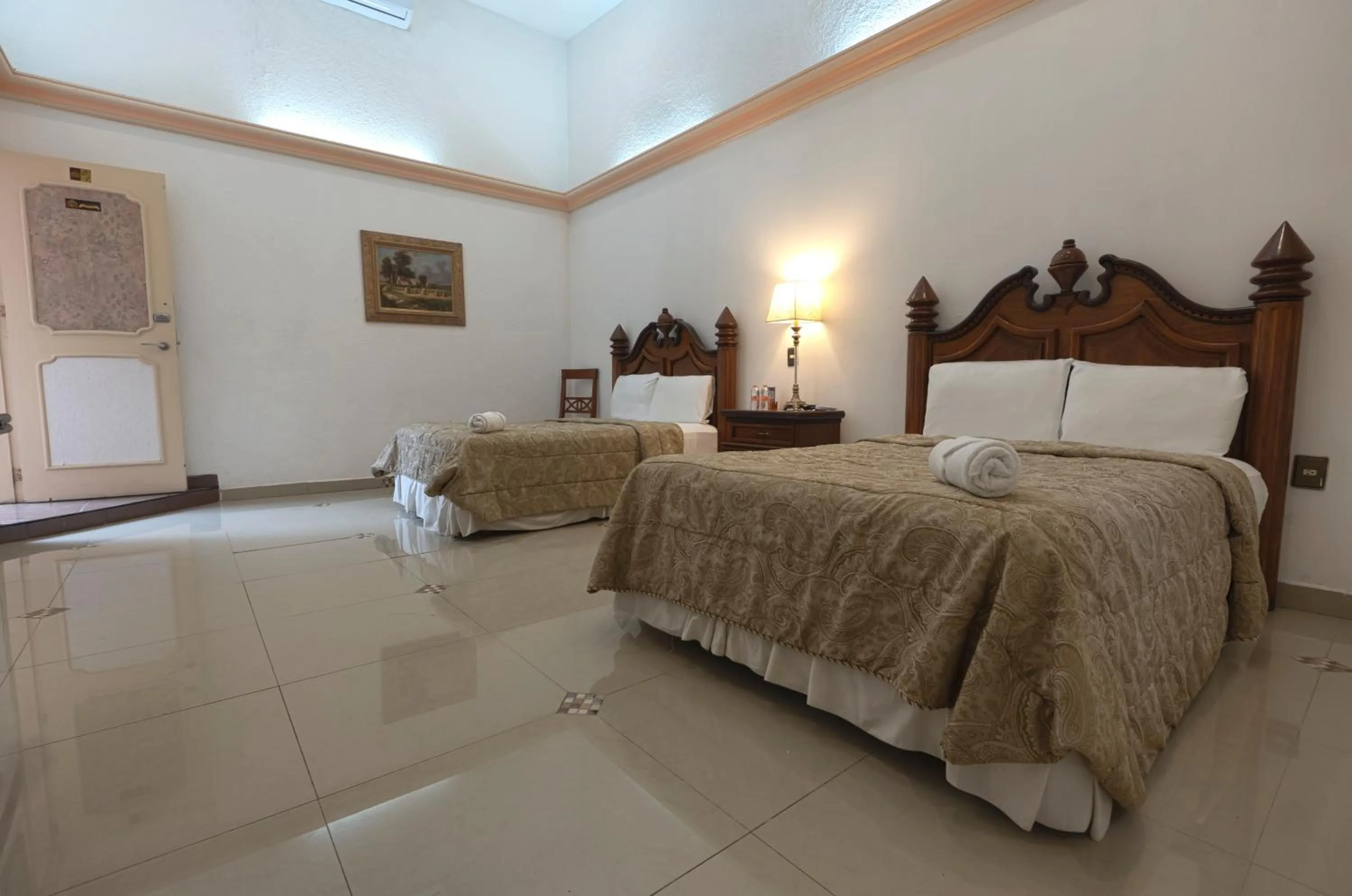 Photo of the whole room, Bed in Gran Hotel Firenze