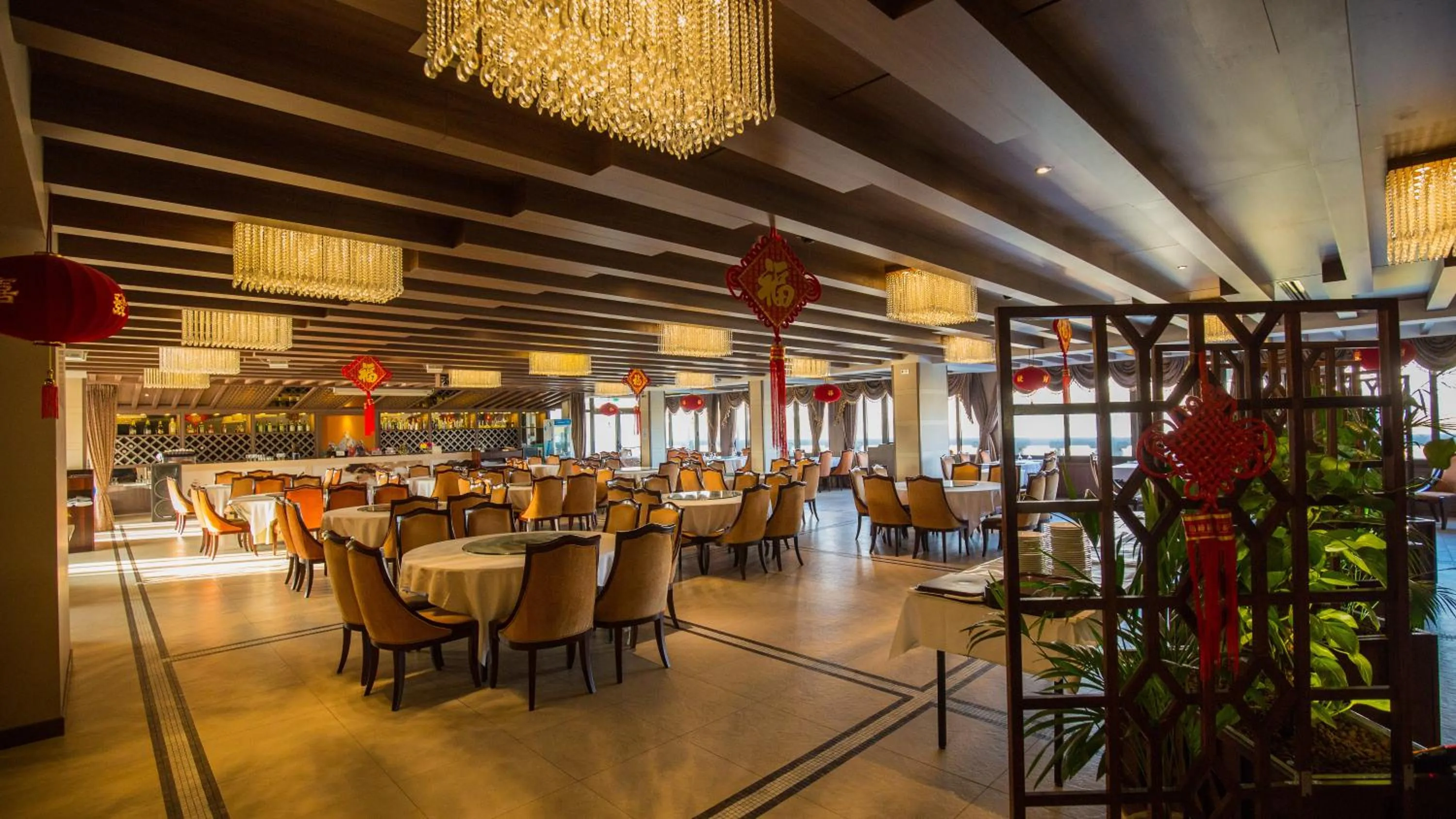 Restaurant/places to eat in Hôtel Huatian Chinagora