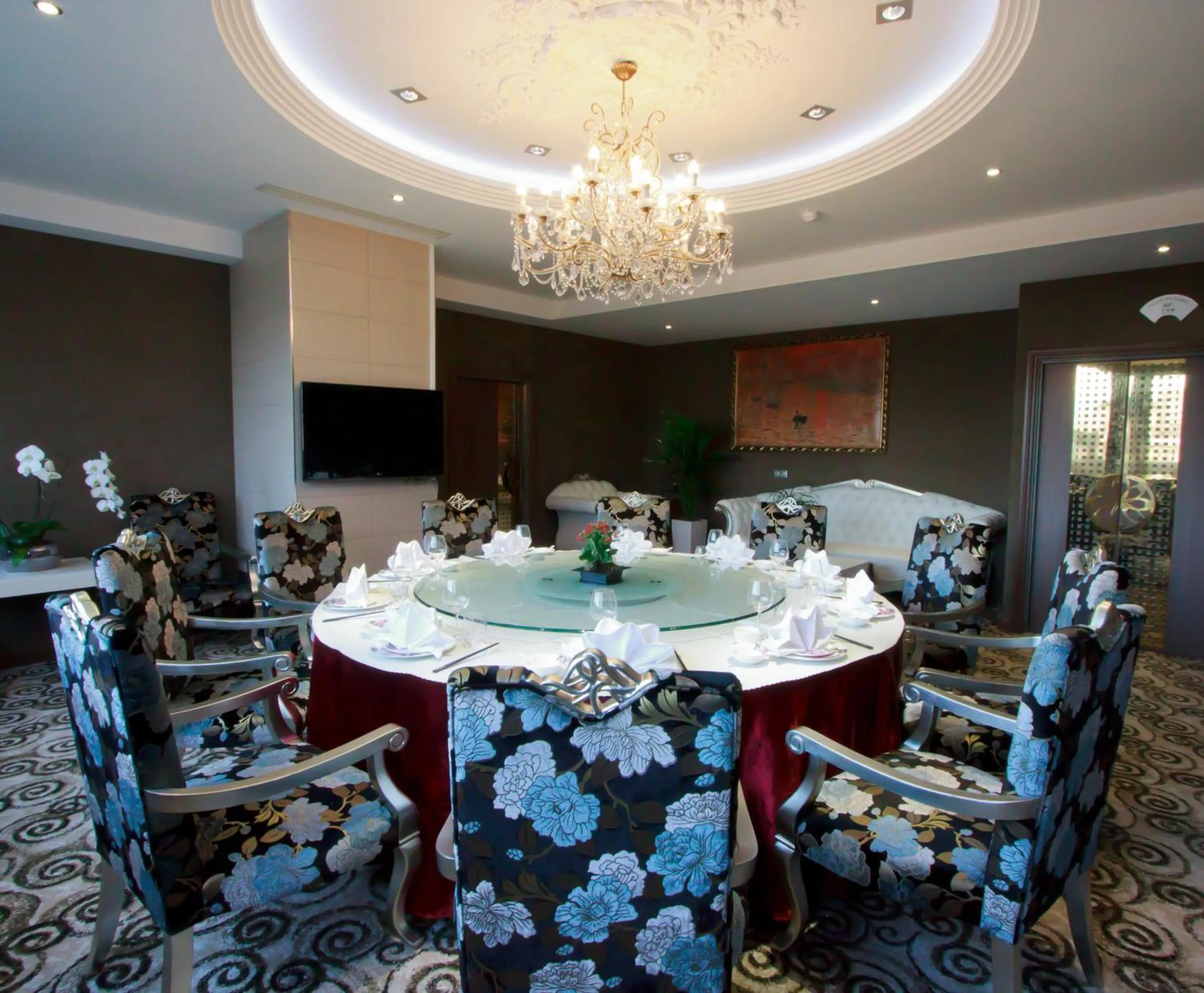 Decorative detail in Hôtel Huatian Chinagora