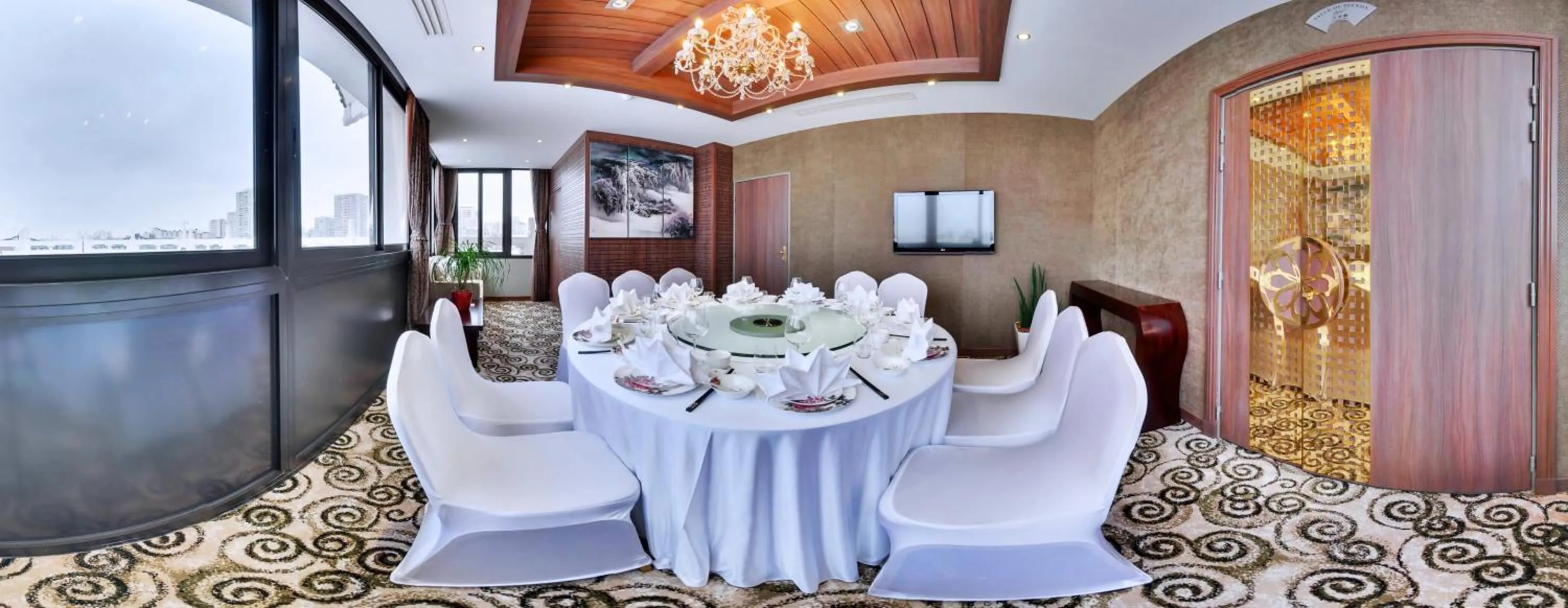 Dining area in Hôtel Huatian Chinagora