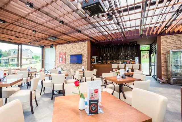 Restaurant/places to eat in Hotel Premier Aqua - Adults Only