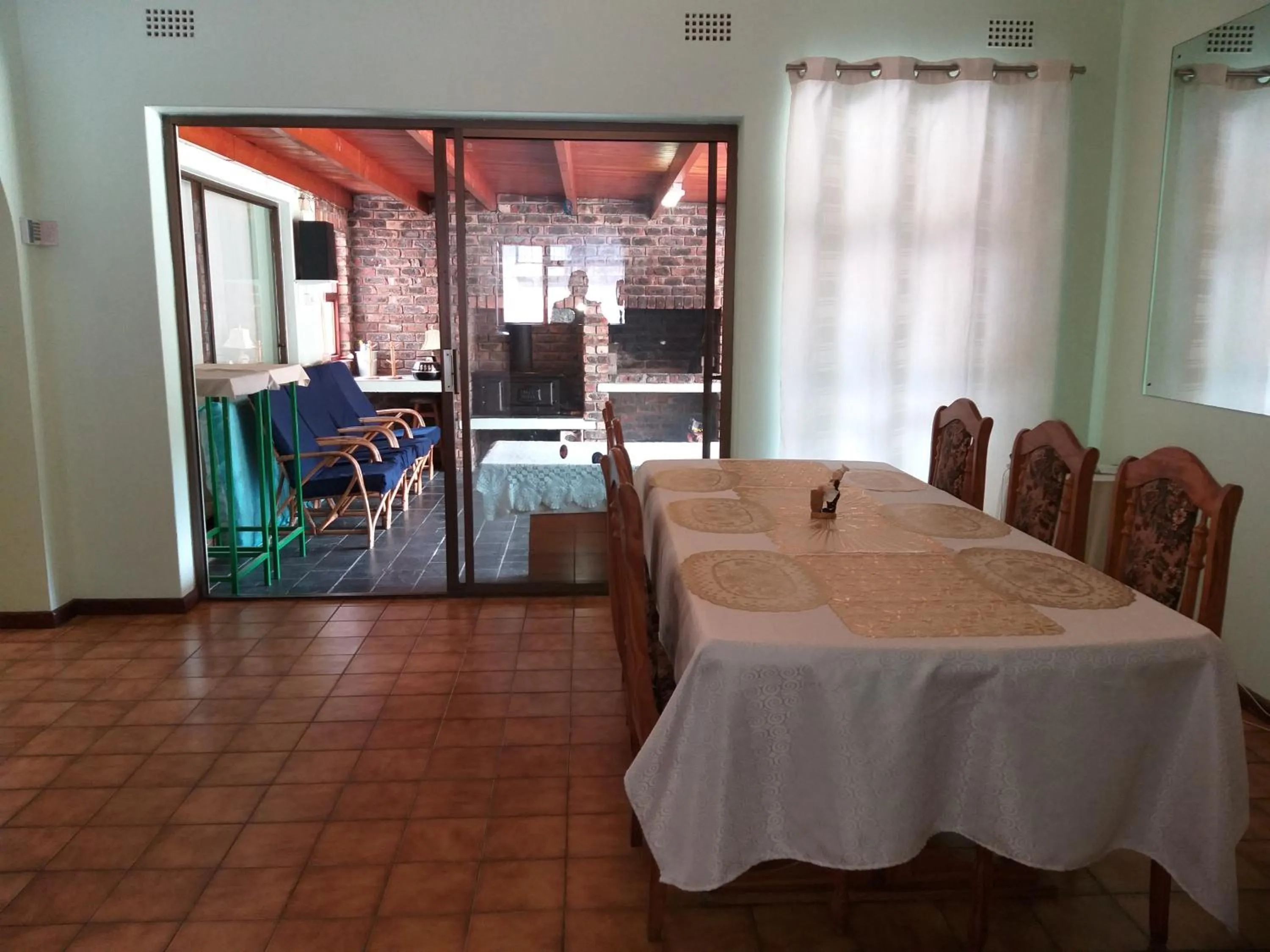Dining area in DJ'S B&B in Table View Cape Town