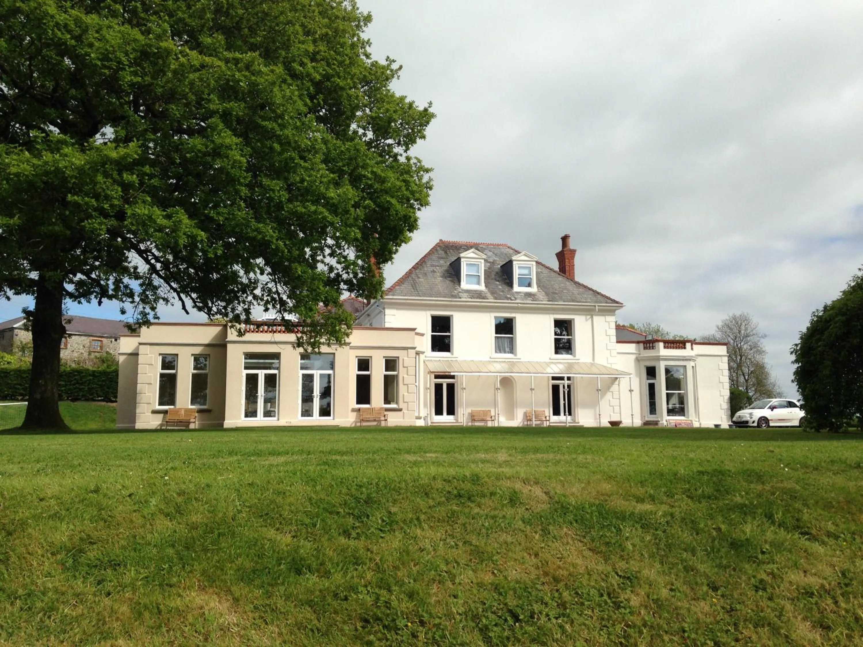 Property building in Mansion House Llansteffan