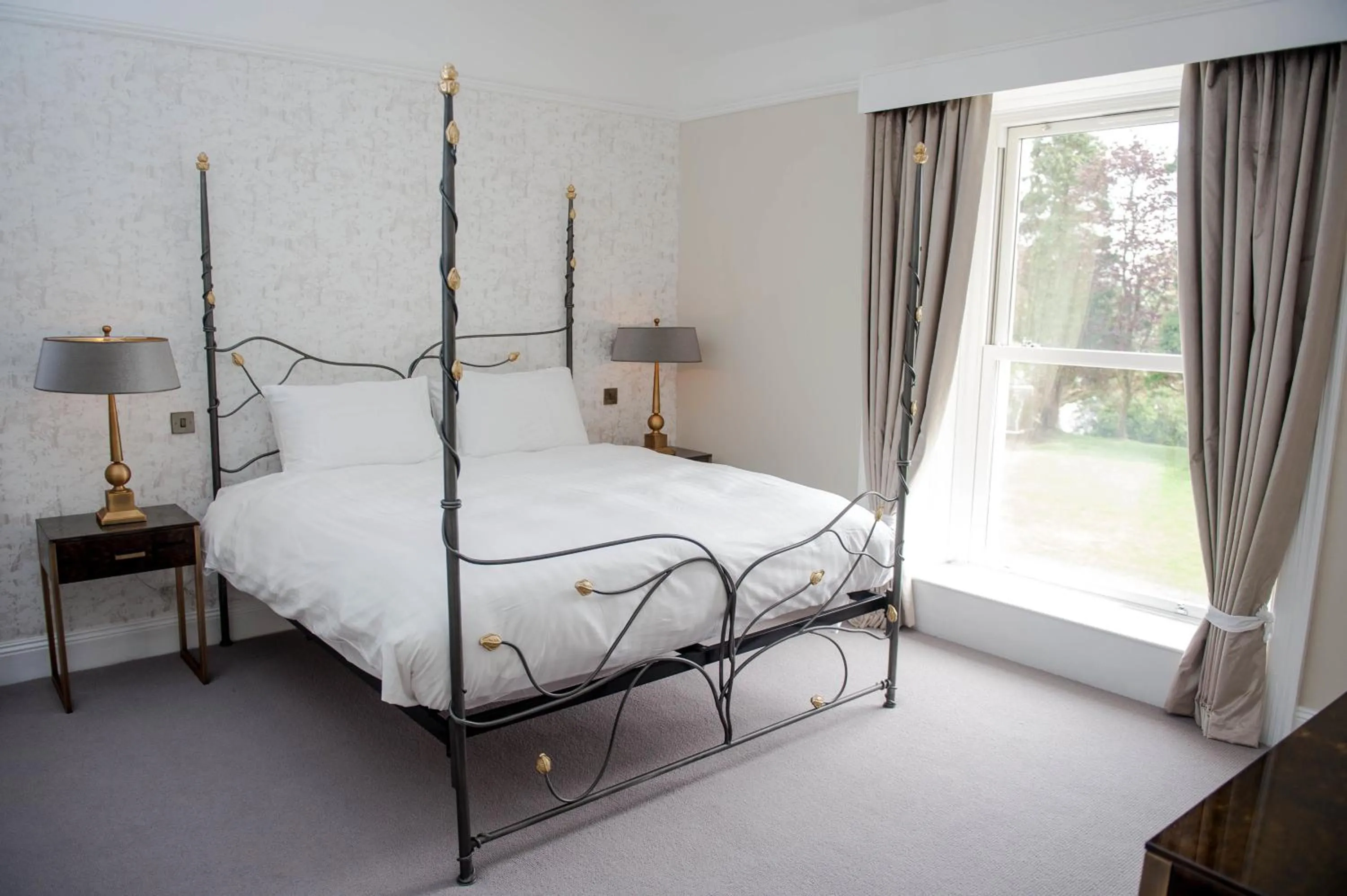 Bed in Mansion House Llansteffan