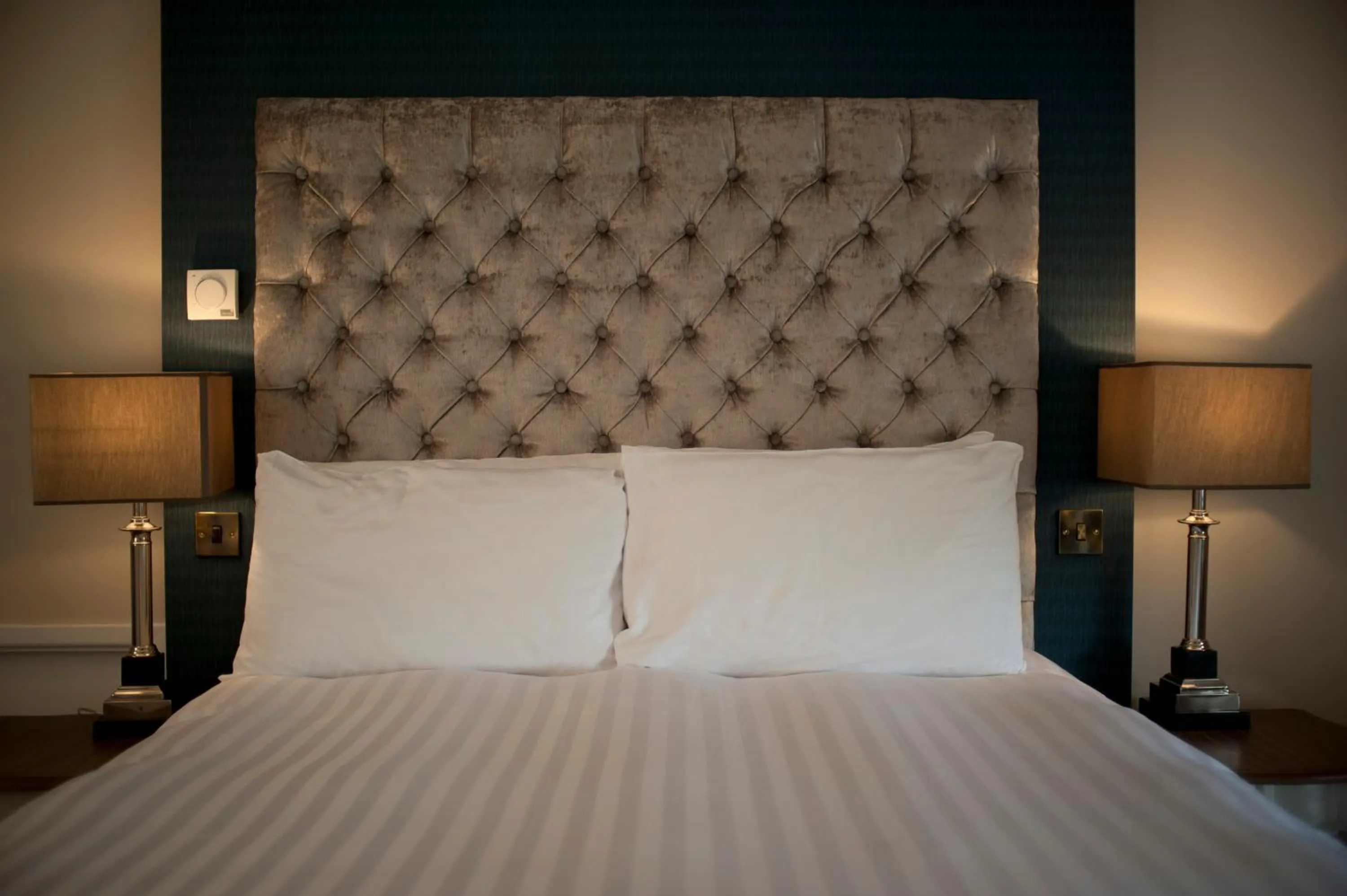 Bedroom, Bed in Mansion House Llansteffan
