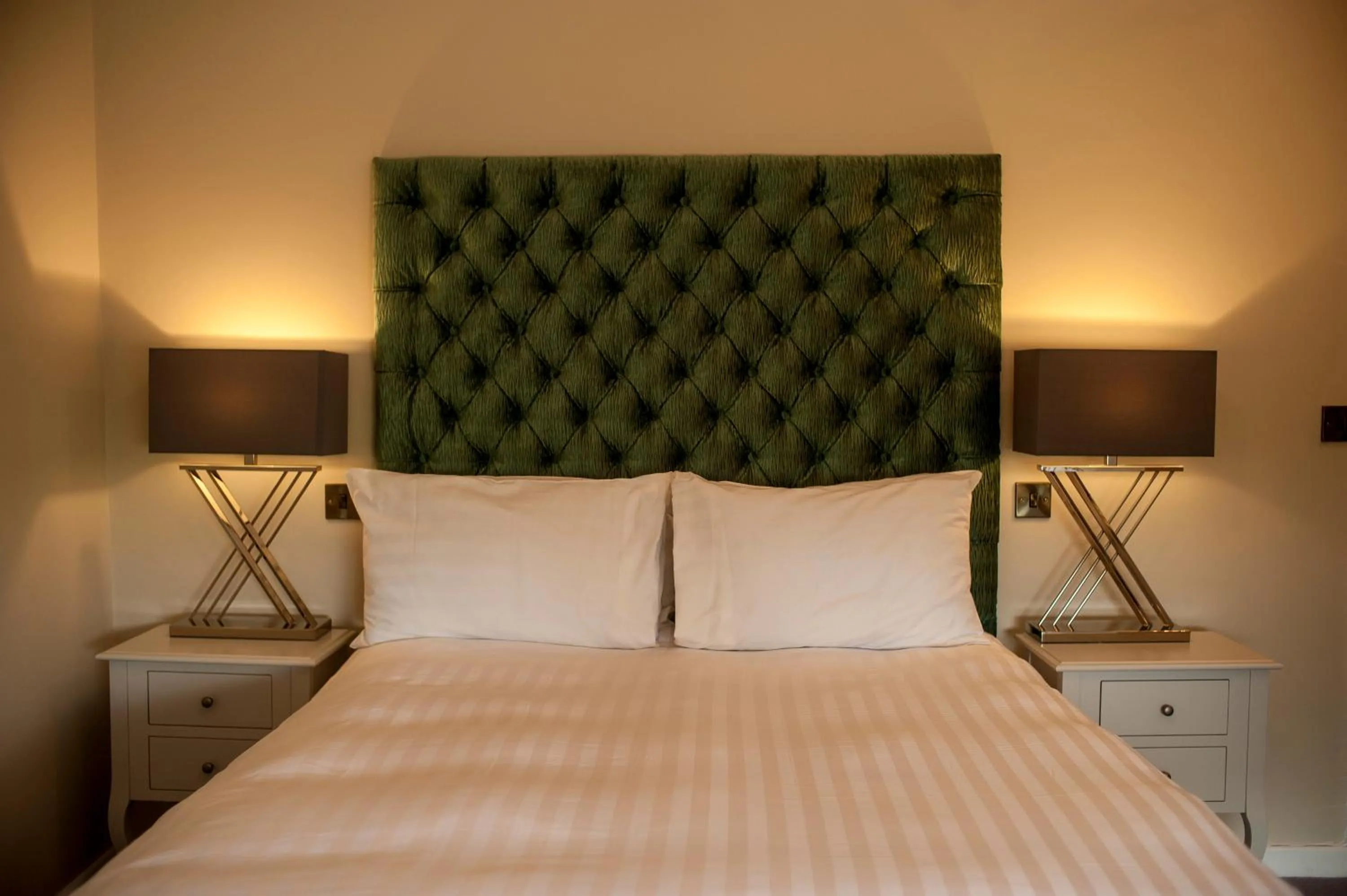 Bedroom, Bed in Mansion House Llansteffan