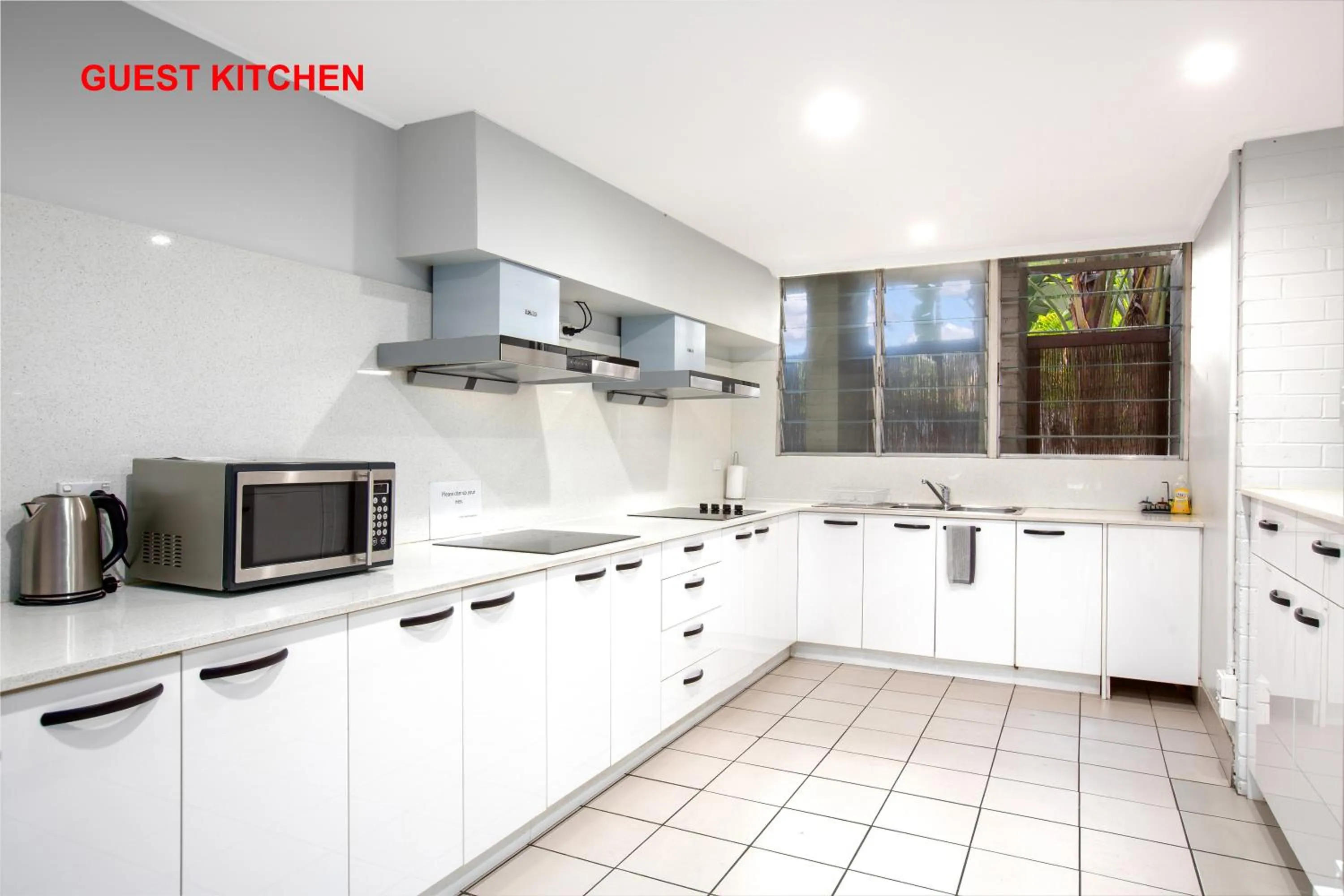 Kitchen or kitchenette in City Star Lodge