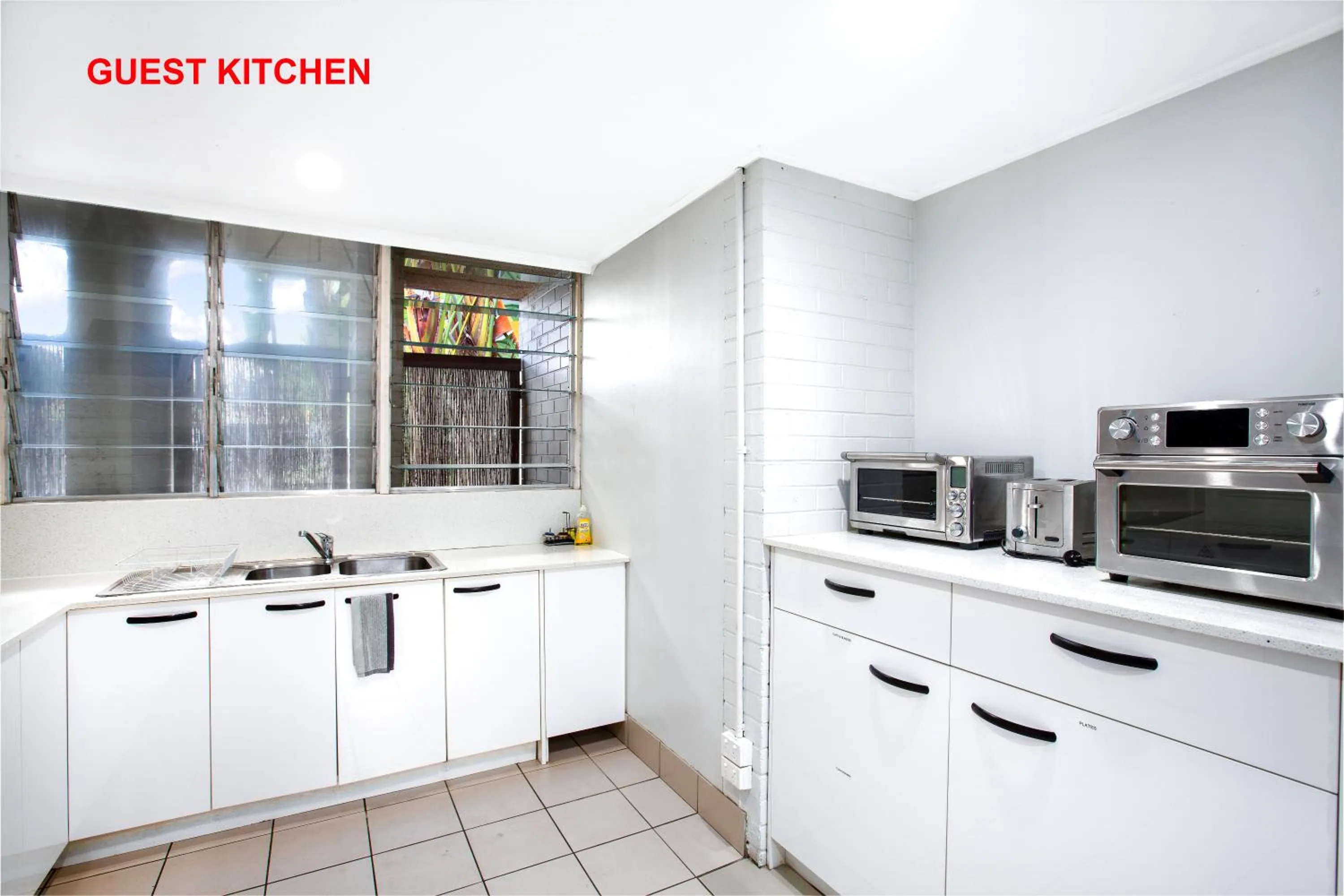 Kitchen or kitchenette in City Star Lodge